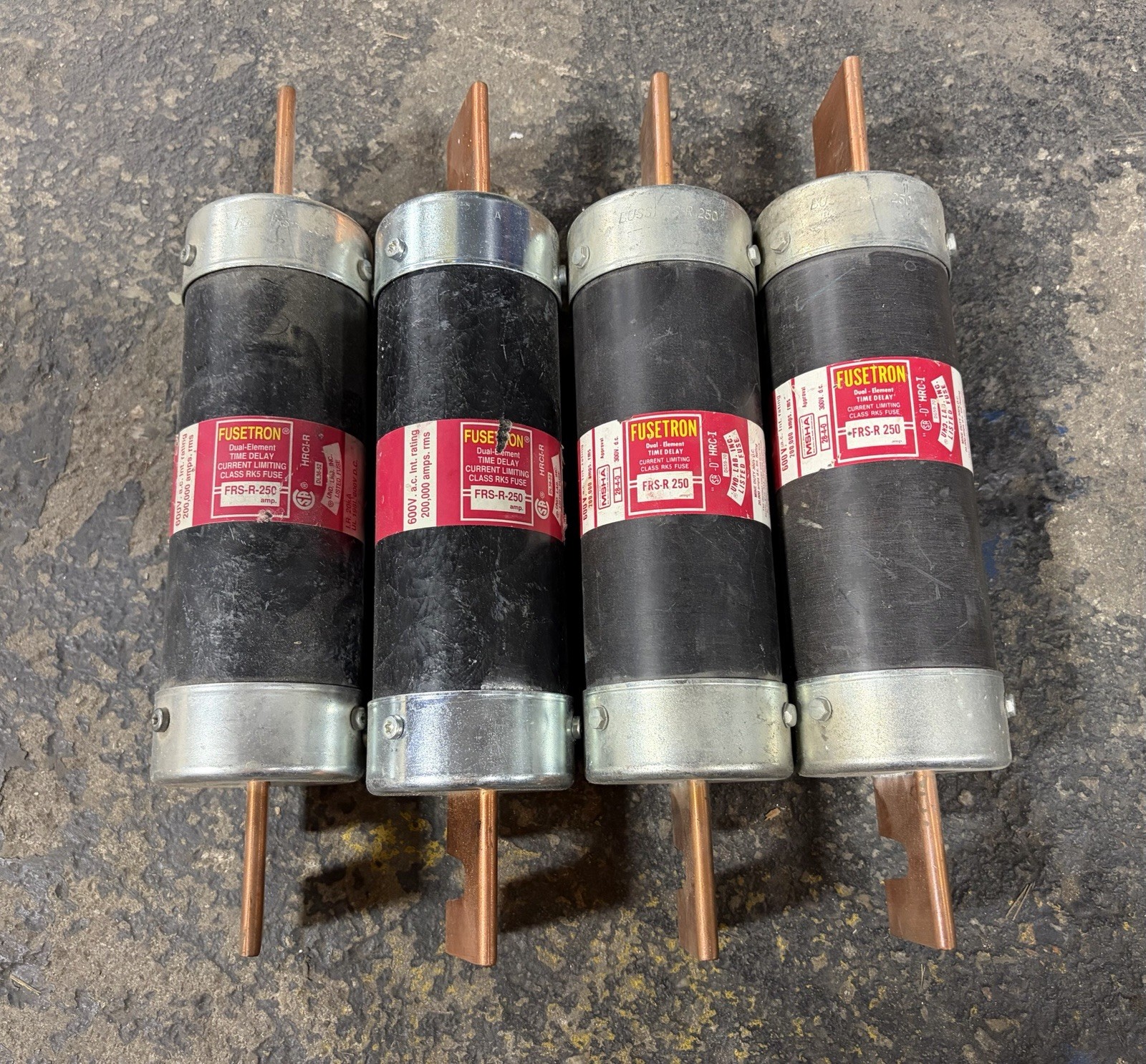 Lot Of 4 Bussmann Buss FRS-R-250 Fusetron Fuse 250A 600V 250 Amp RK5 Lot Of 4 Bussmann Buss FRS-R-250 Fusetron Fuse 250A 600V 250 Amp RK5
