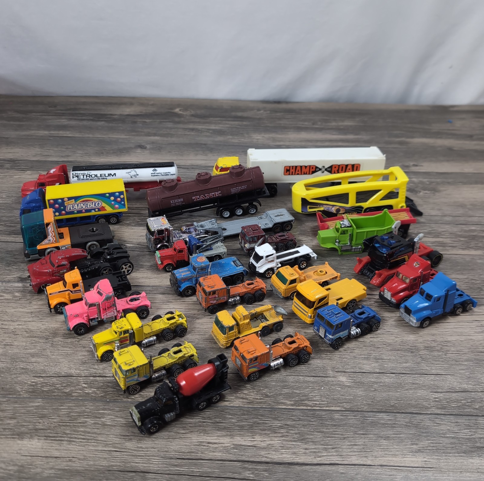 VTG 1978 Universal Product Semi Truck Cab Lot 29 Diecast Matchbox 1:64 70s 80s