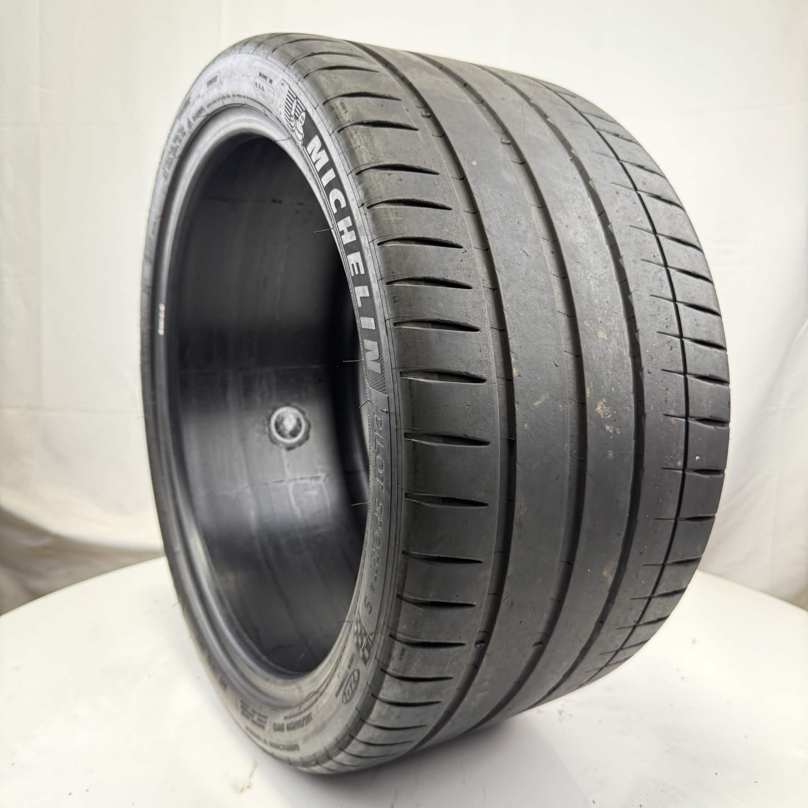 Used 305/30ZR20 Michelin Pilot Sport 4 S ZP 99Y 6/32 (DOT 21) Used 305/30ZR20 Michelin Pilot Sport 4 S ZP 99Y 6/32 (DOT 21)