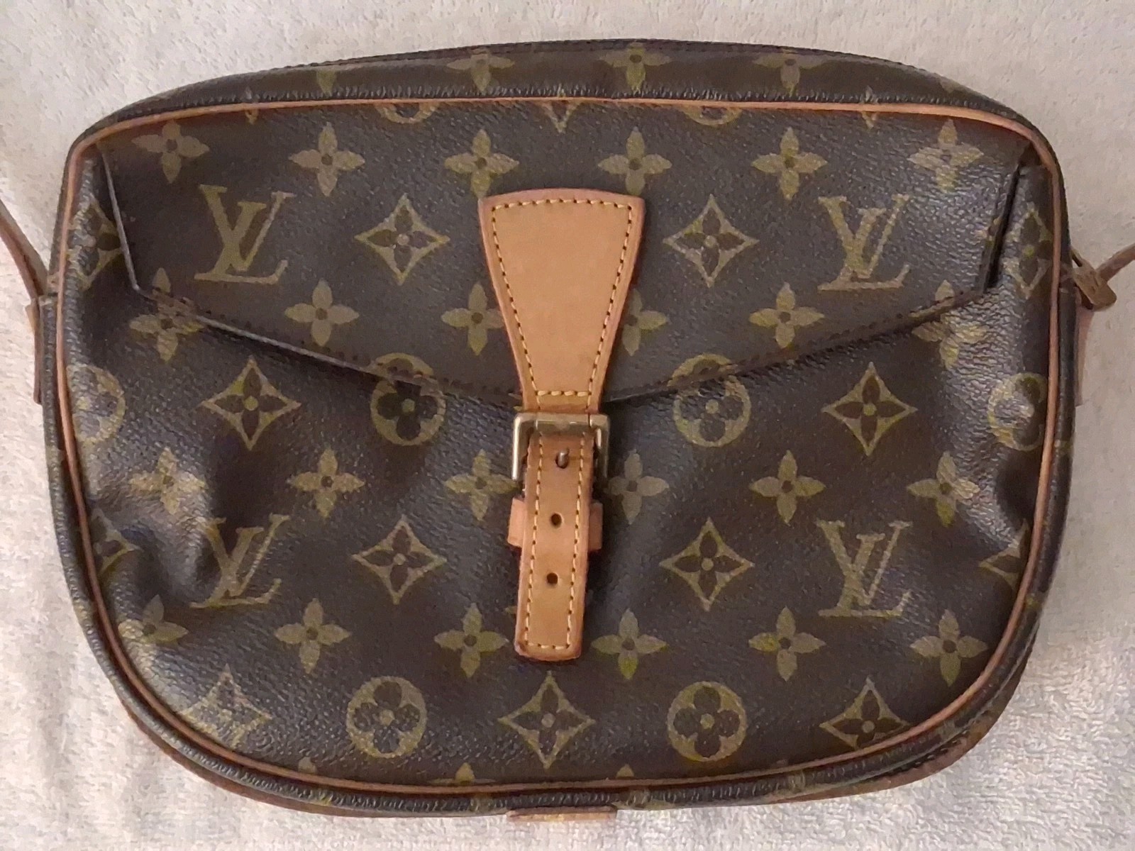 Vintage Louis Vuitton Jeune Fille MM Monogram Crossbody Shoulder Bag Vintage Louis Vuitton Jeune Fille MM Monogram Crossbody Shoulder Bag