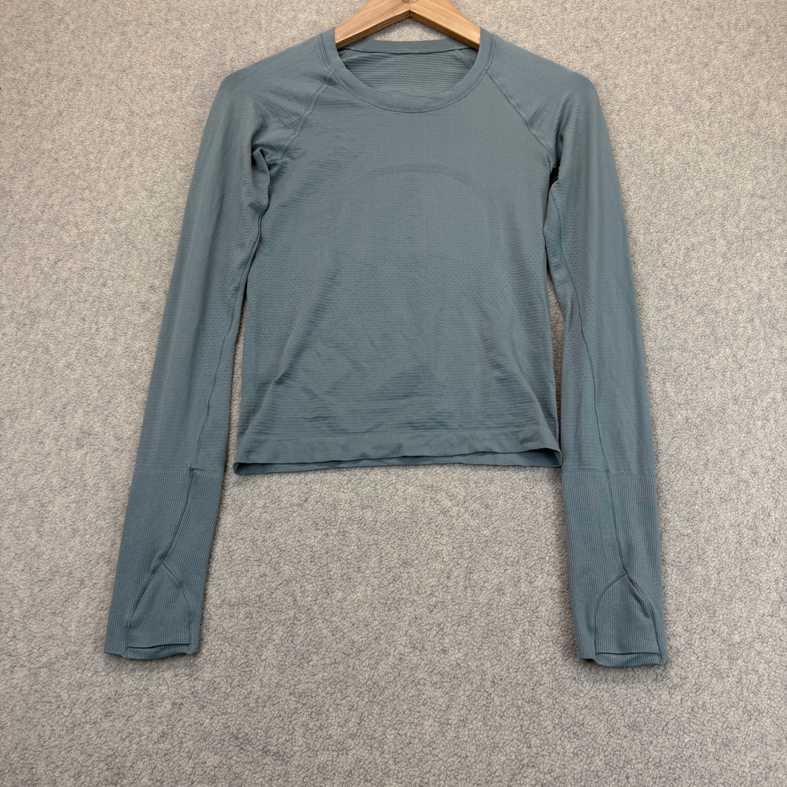 Lululemon Swiftly Tech Long Sleeve Shirt Women’s Blue Gray Thumbholes Running