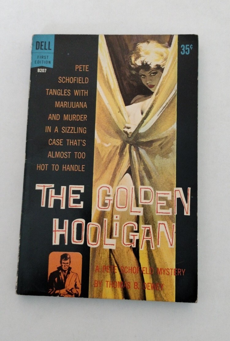 THE GOLDEN HOOLIGAN 1961 1st Print Thomas Dewey Vintage Dell mystery Paperback