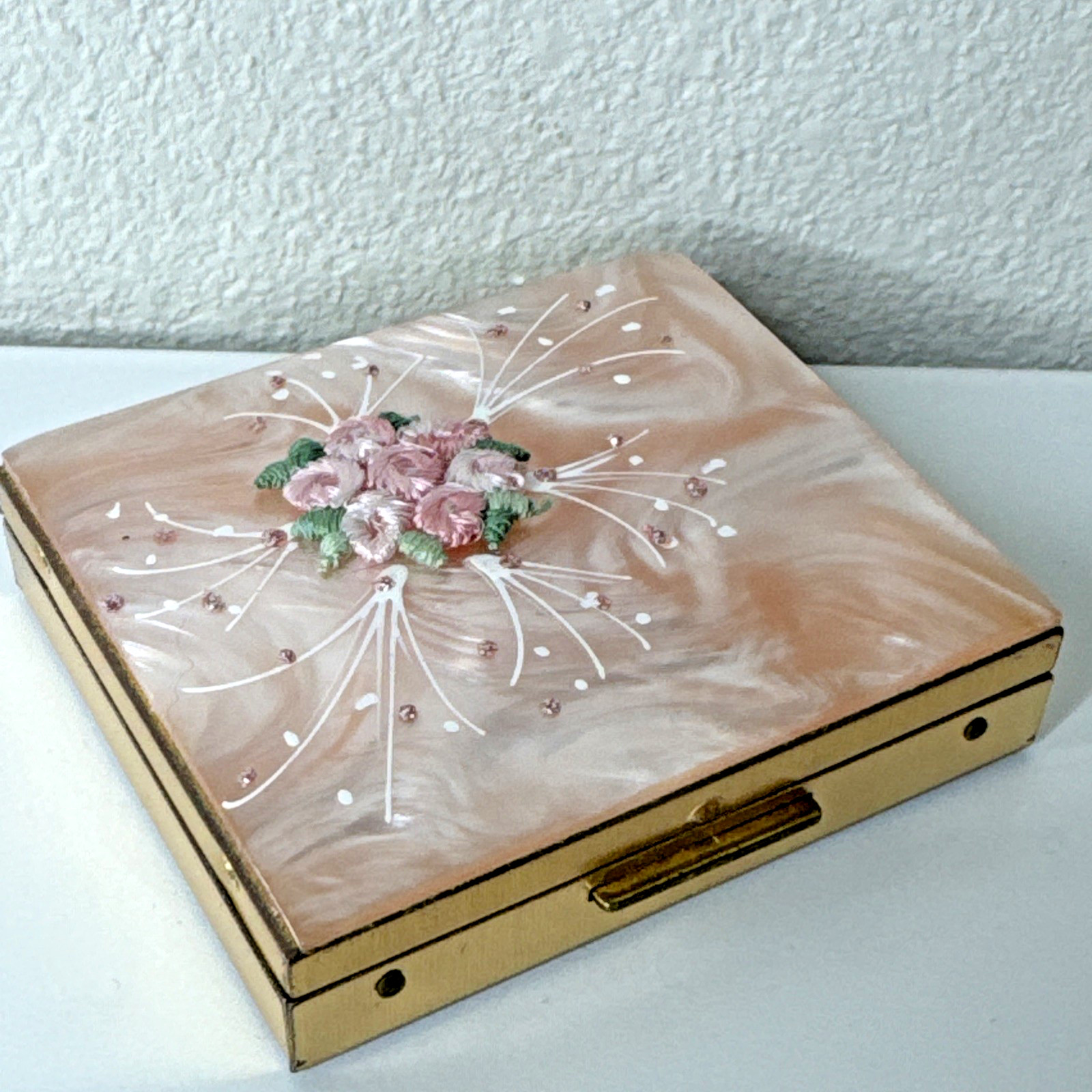 Vintage Lady Gillette Razor Compact Pink Pearl w Appliqué Roses Gold Metal Box
