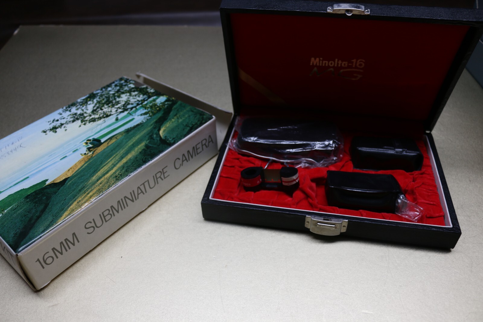 NEW IN BOX vintage MINOLTA 16 MG KIT 16mm Subminiature Camera SUPERB COND. NEW IN BOX vintage MINOLTA 16 MG KIT 16mm Subminiature Camera SUPERB COND.