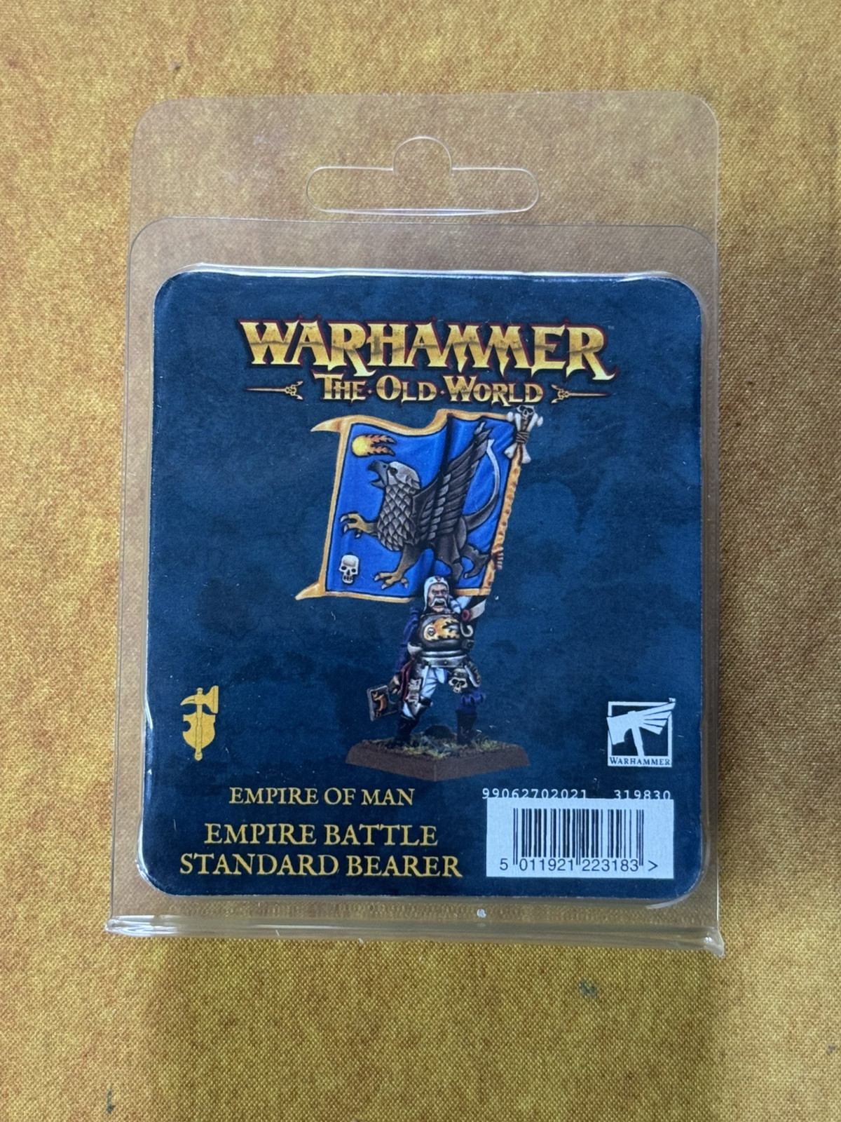 Warhammer Fantasy The Old World - Empire Battle Standard Bearer Metal NEW