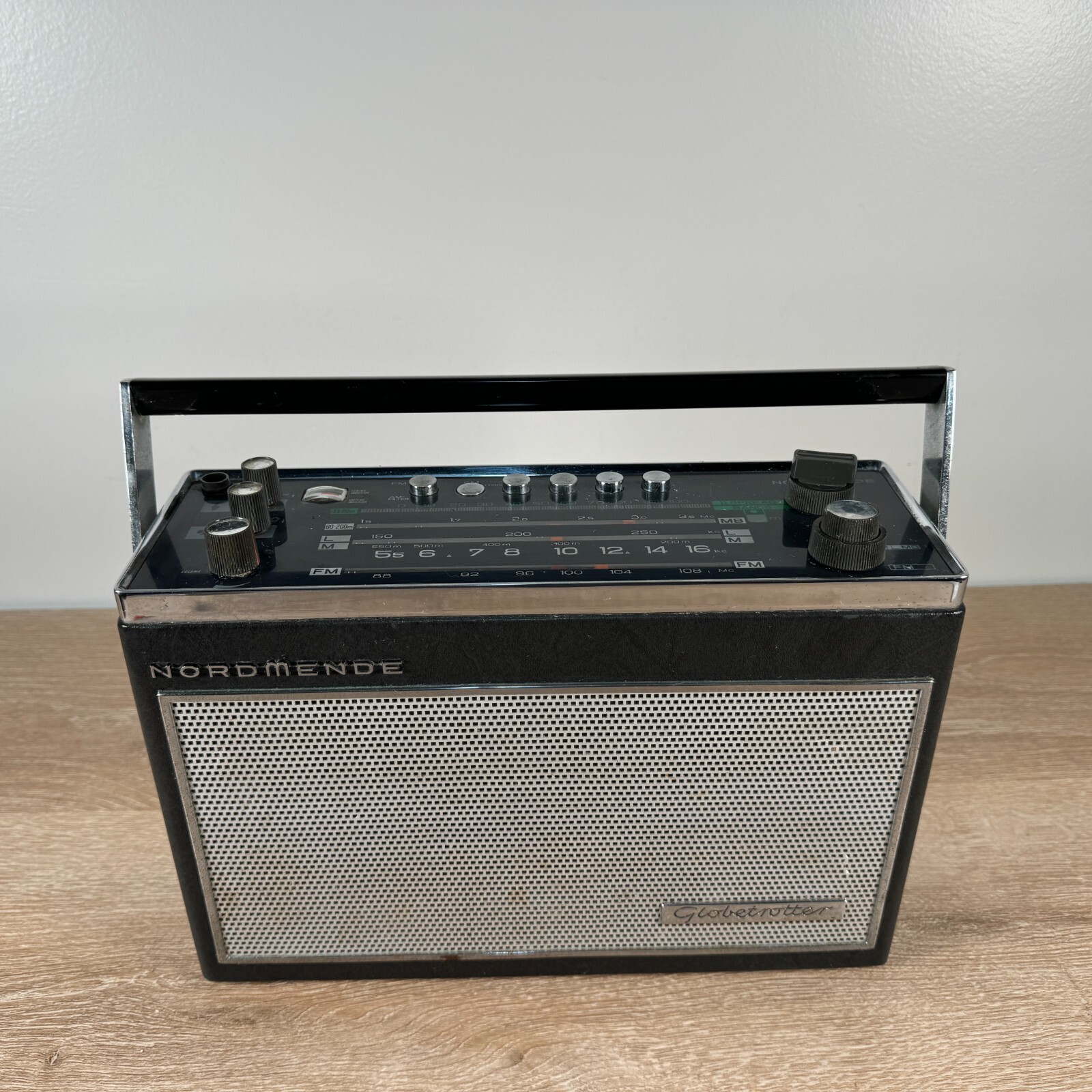 VTG NordMende Globetrotter Multiband Radio Rare- PARTS/REPAIR ONLY