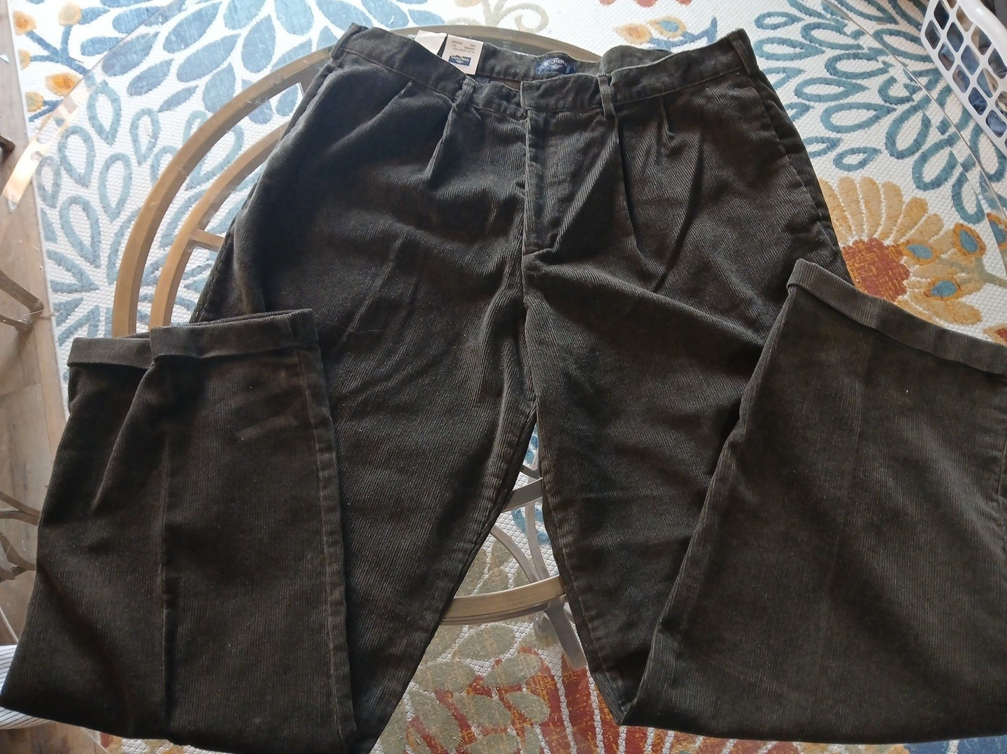nwt Dockers  Men 38x32 Relaxed Fit Brownish/greenish Corduroy Cuffed Pants