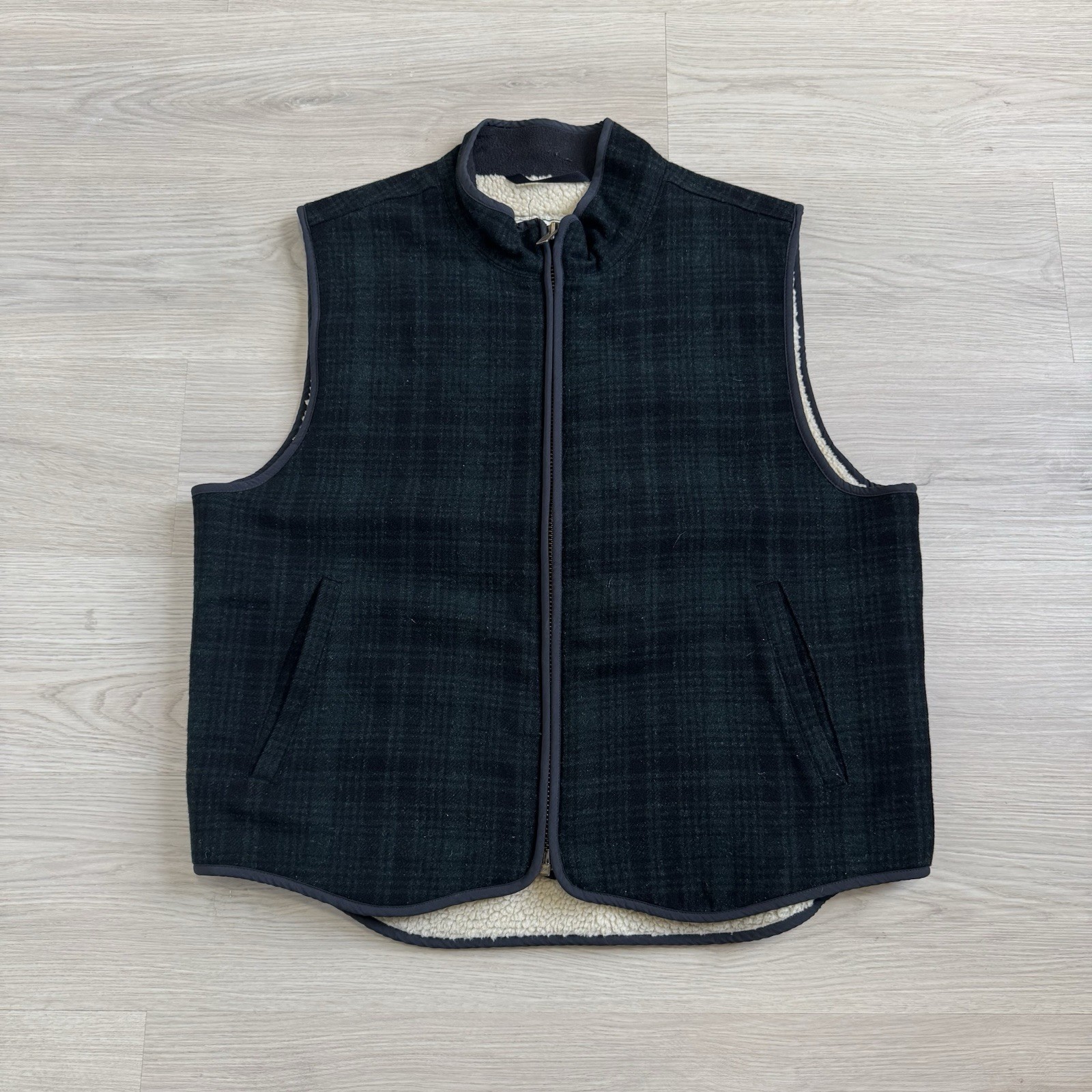 Vtg LL Bean Wool Sherpa Lined Vest Hunting Outdoor Jacket Full Zip Plaid Size L Vtg LL Bean Wool Sherpa Lined Vest Hunting Outdoor Jacket Full Zip Plaid Size L