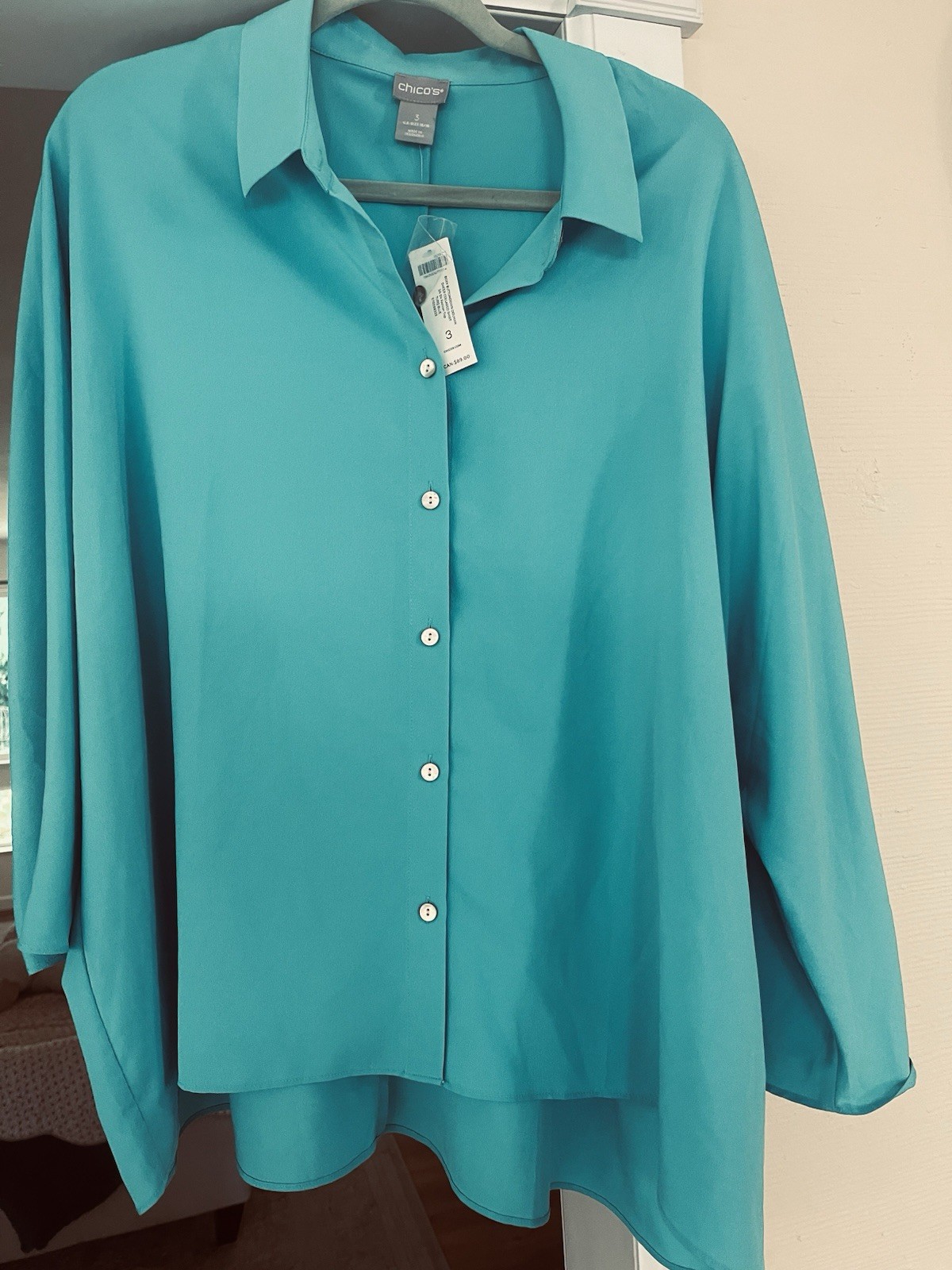 Beautiful NWT Chico’s Dolman Sleeve Blouse Size 3 Beautiful NWT Chico’s Dolman Sleeve Blouse Size 3