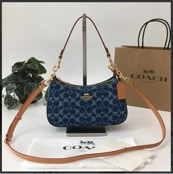 NWT Coach CAF82 Teri Shoulder Bag Signature Denim Natural Blue New NWT Coach CAF82 Teri Shoulder Bag Signature Denim Natural Blue New