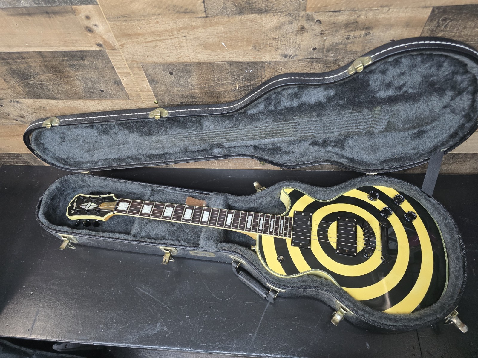  Epiphone Zakk Wylde Signature - Antique Ivory with Bullseye w/ Tkl Case