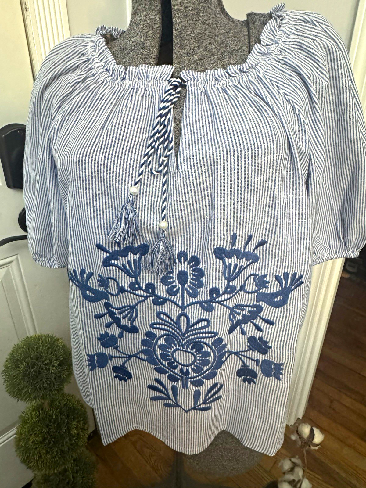 Women’s Cato Blue Striped Embroidered Peasant Top Medium NWT