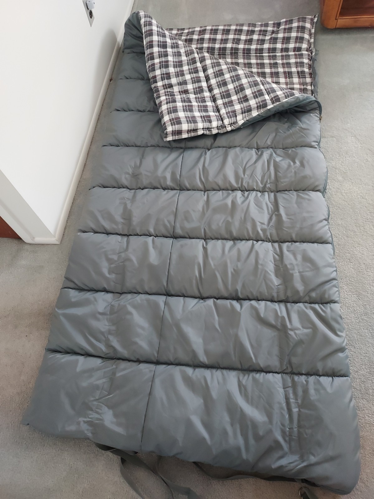Sleeping Bag By Academy Broadway Corp.KY, USA, Style#23240, Size:39\ Sleeping Bag By Academy Broadway Corp.KY, USA, Style#23240, Size:39\
