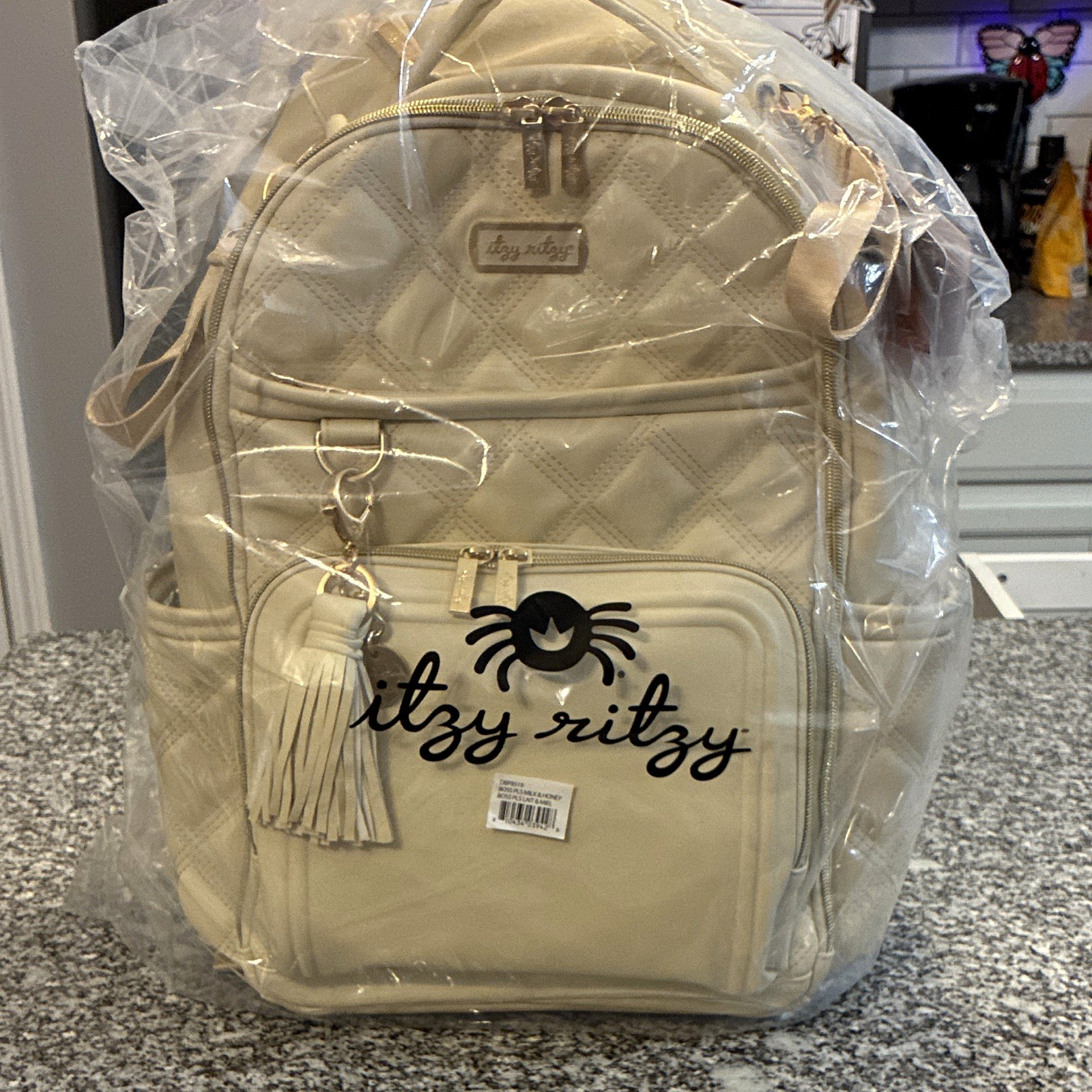 Itzy Ritzy Boss Plus Large Diaper Bag Backpack w/ Changing Pad milk & honey Itzy Ritzy Boss Plus Large Diaper Bag Backpack w/ Changing Pad milk & honey