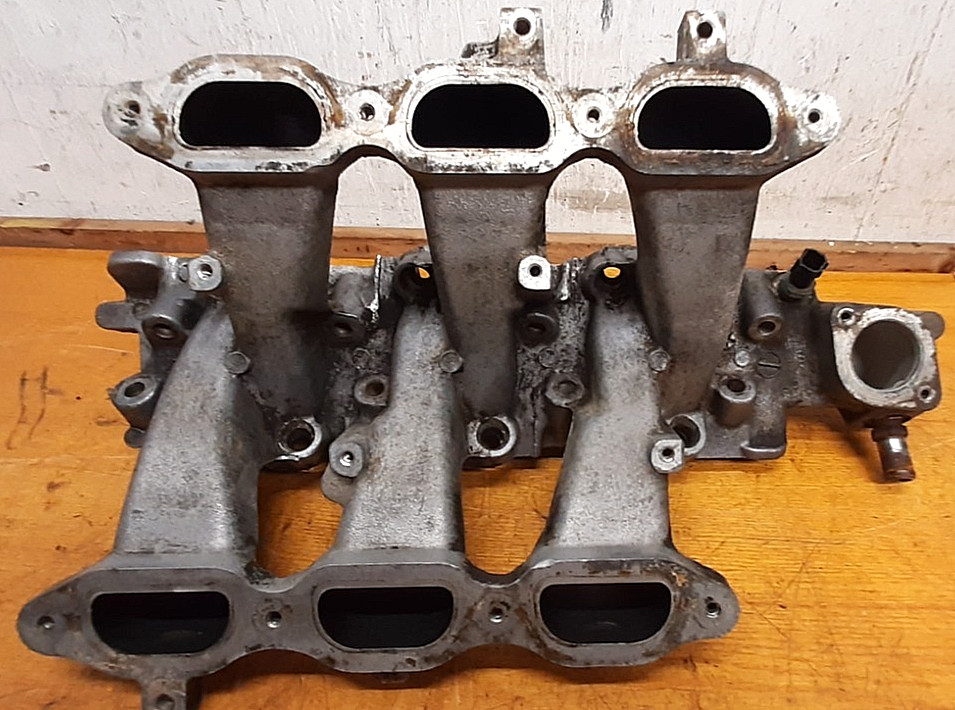 2007-2011 Jeep JK Wrangler OEM 3.8L V6 Lower Intake Manifold 04781035AJ FreeShip