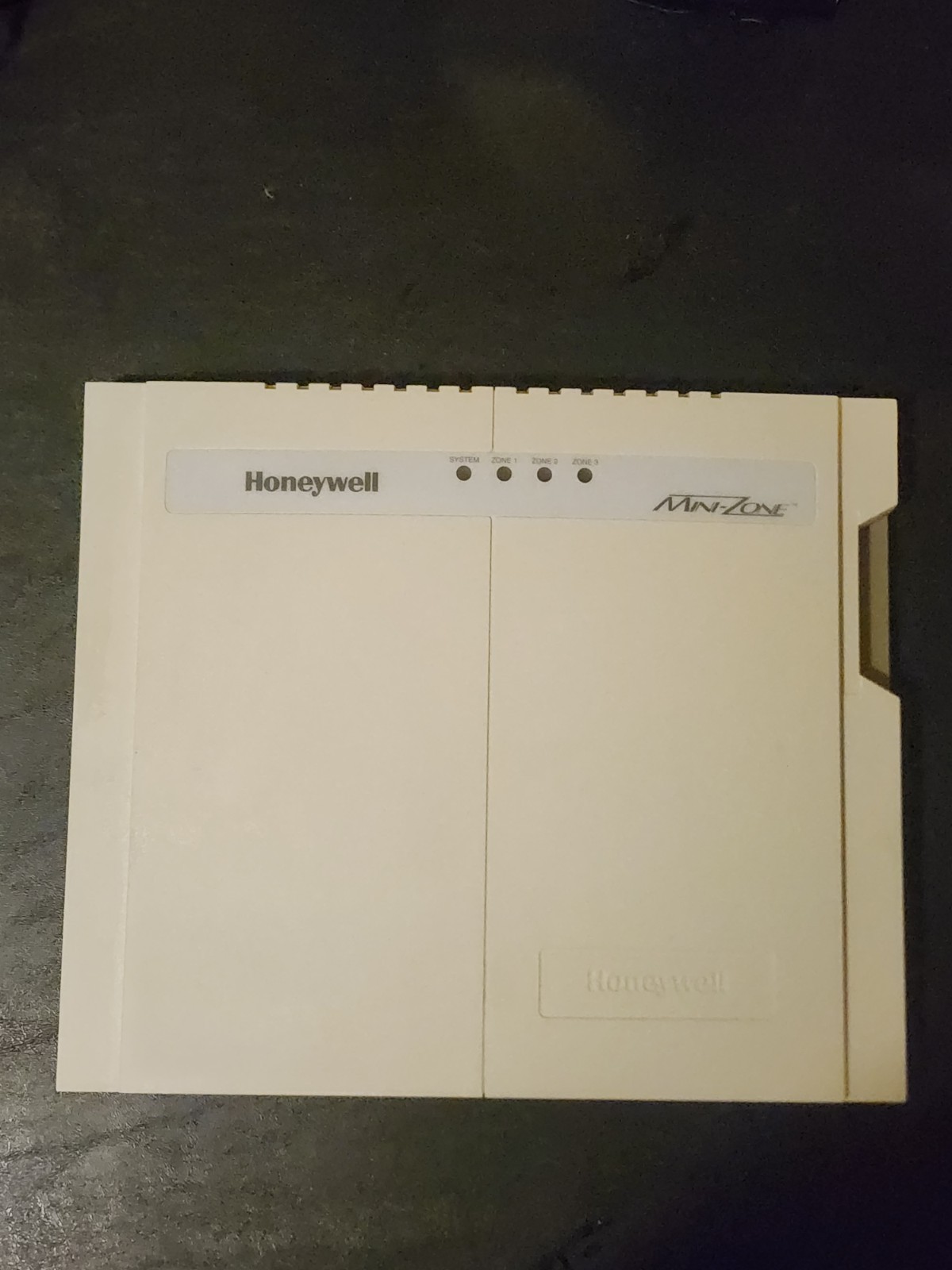 Honeywell EMM-3U 3 Zone HVAC Control Board MiniZone Panel Universal - IN BOX