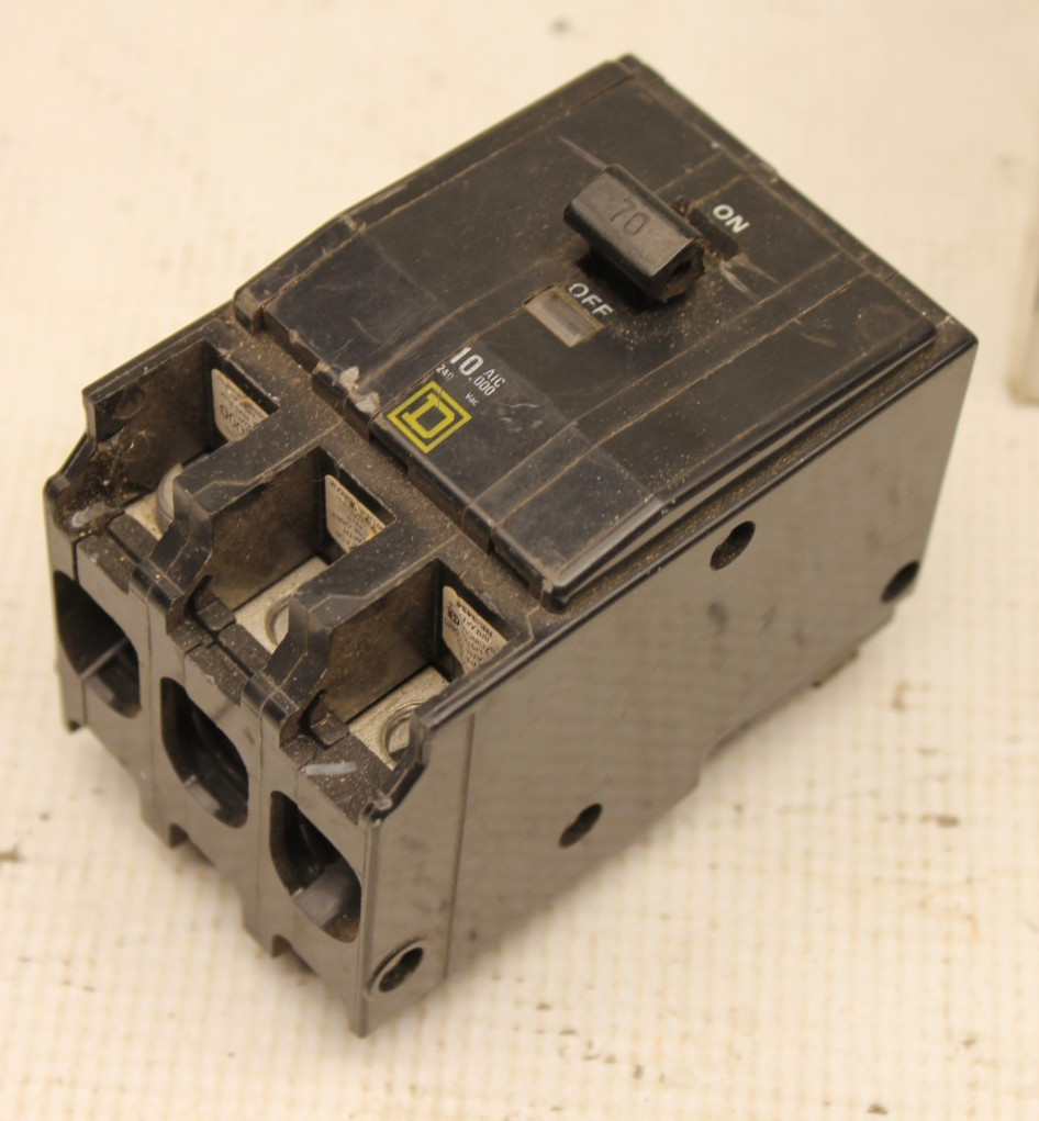 Square D QO QO370VH 3 Pole 70 Amp 240V 22kA Yellow Circuit Breaker Square D QO QO370VH 3 Pole 70 Amp 240V 22kA Yellow Circuit Breaker