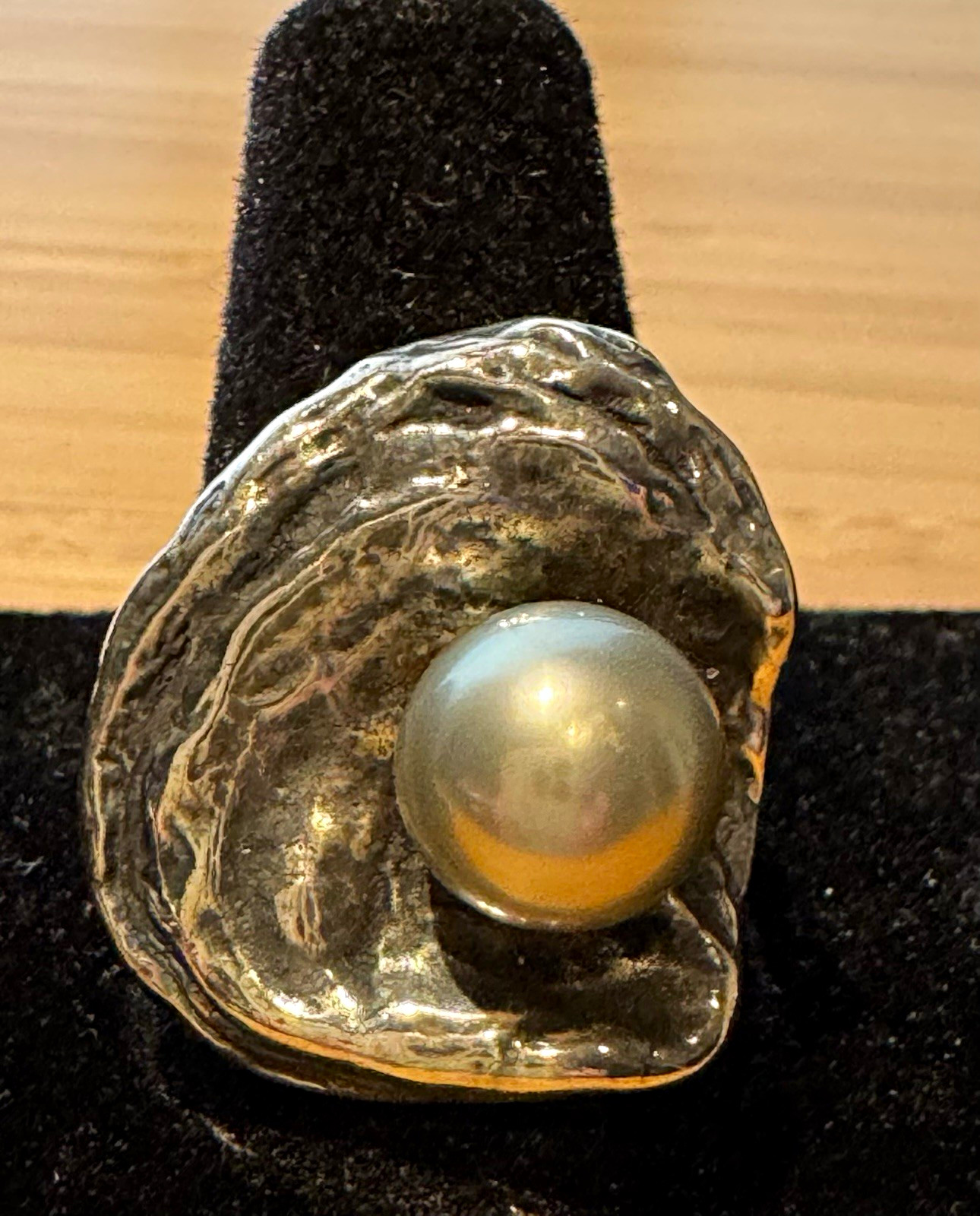 Vintage James Avery Oyster w/Tahitian Gray Pearl, Size 8.5 Vintage James Avery Oyster w/Tahitian Gray Pearl, Size 8.5