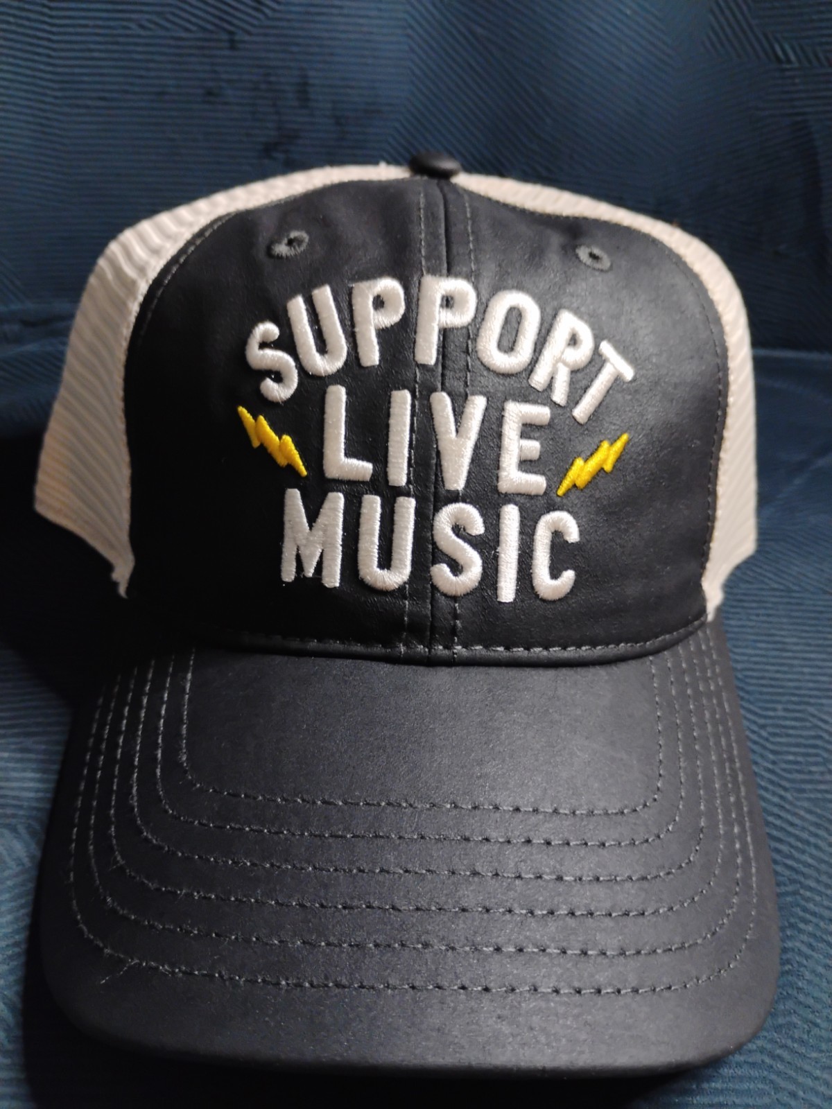 SUPPORT LIVE MUSIC BLACK ADJUSTABLE STRAP TRUCKER HAT - New With Tags