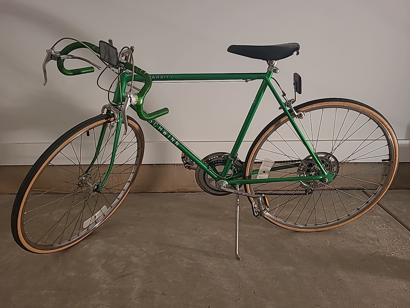 VINTAGE 1976 SCHWINN VARSITY 10-Speed Bicycle Green 22