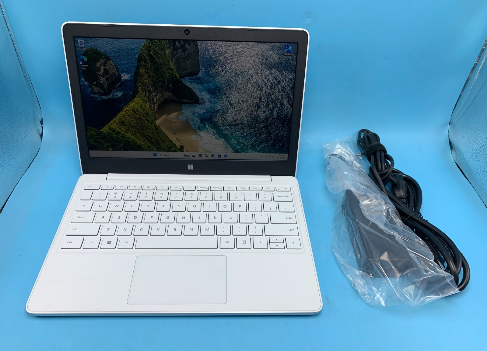 Microsoft Surface Laptop SE 2016 11.6