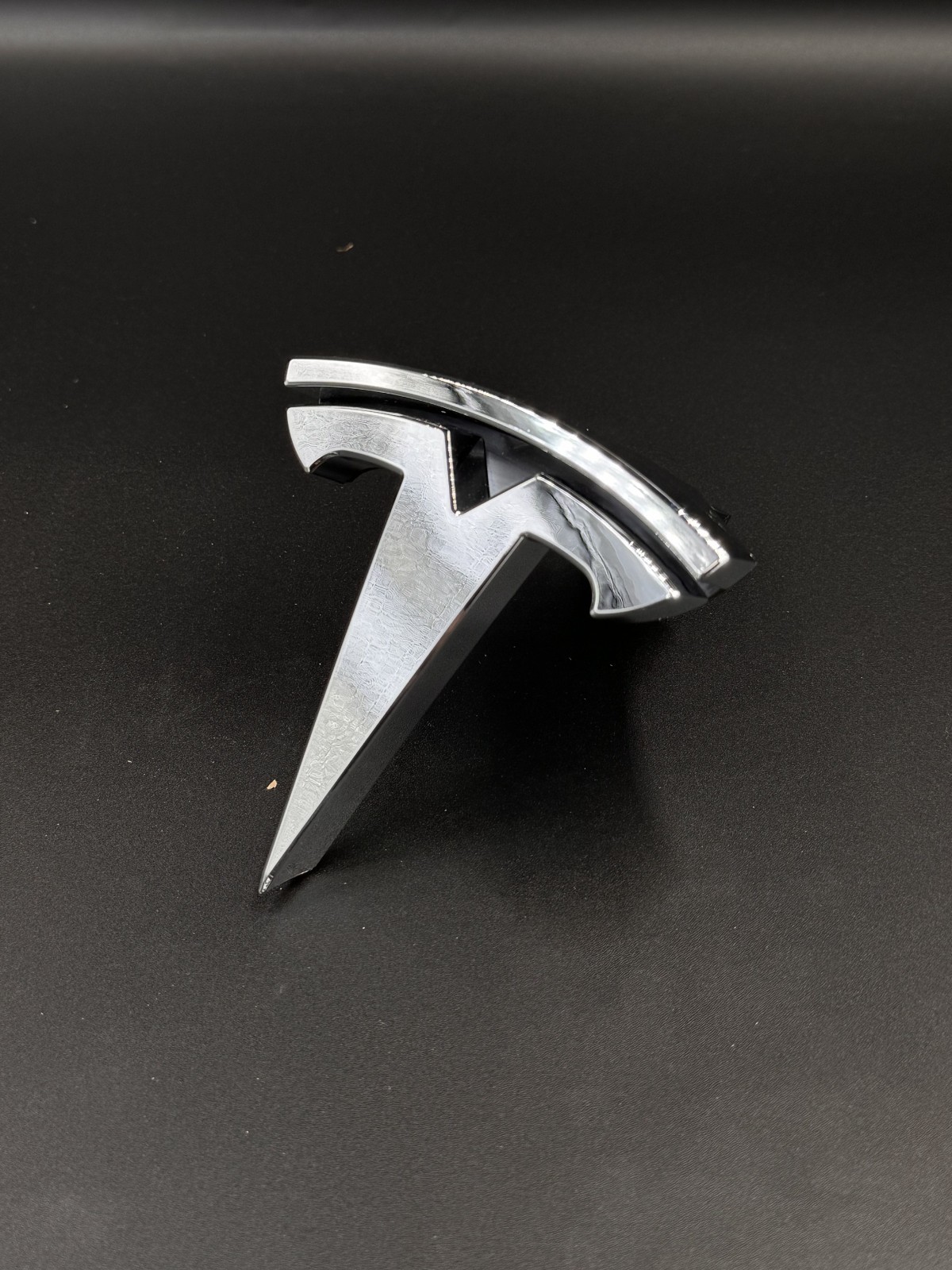 For 2016-2025 Model X Front T Badge Emblem Logo (1047884-00) NEW