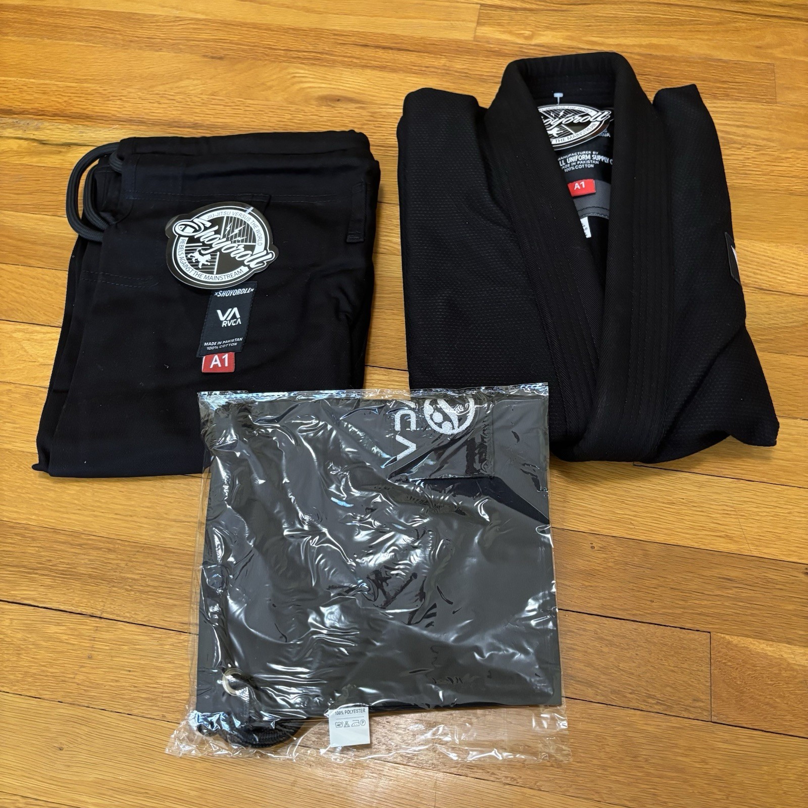 NWT RVCA X Shoyoroll Brazilian Jiu Jitsu Gi New Top Bottom A1 With Bag NWT RVCA X Shoyoroll Brazilian Jiu Jitsu Gi New Top Bottom A1 With Bag