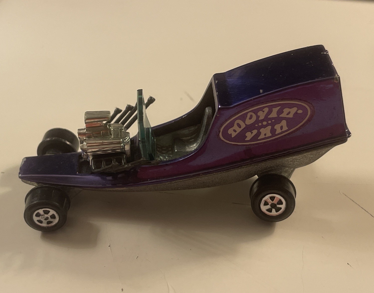 Vintage Johnny Lightning Topper 1970 Purple Movin Van