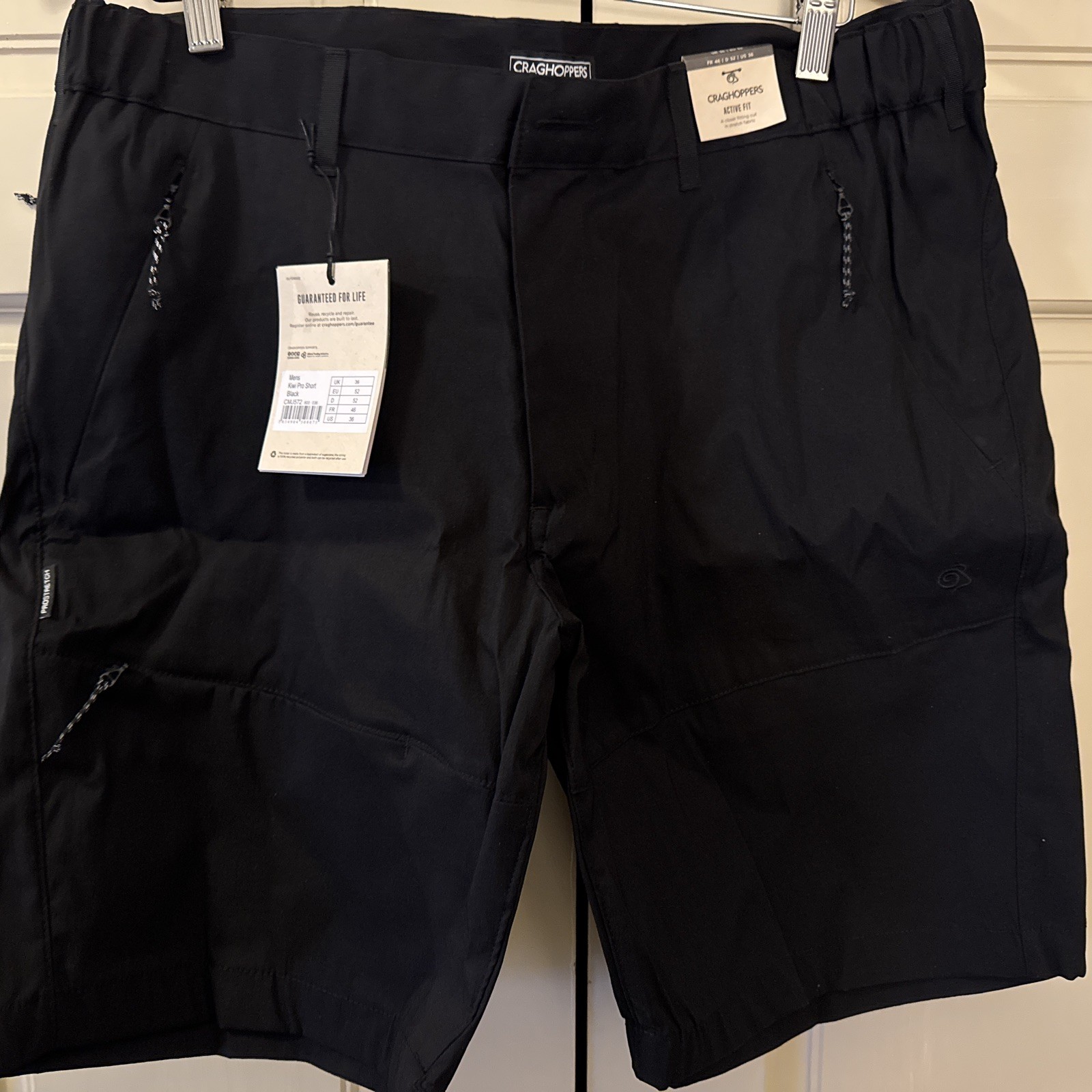 CRAGHOPPERS Men\'s Kiwi Pro Black Shorts 36\