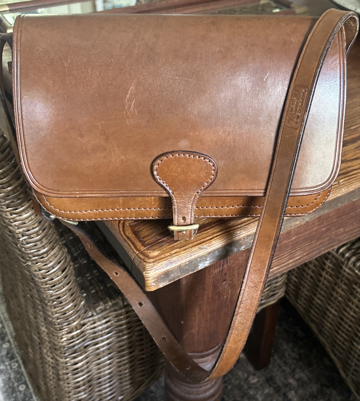 Vintage A.D. MacKenzie Isle of Arran Handmade Leather Saddle Crossbody Bag