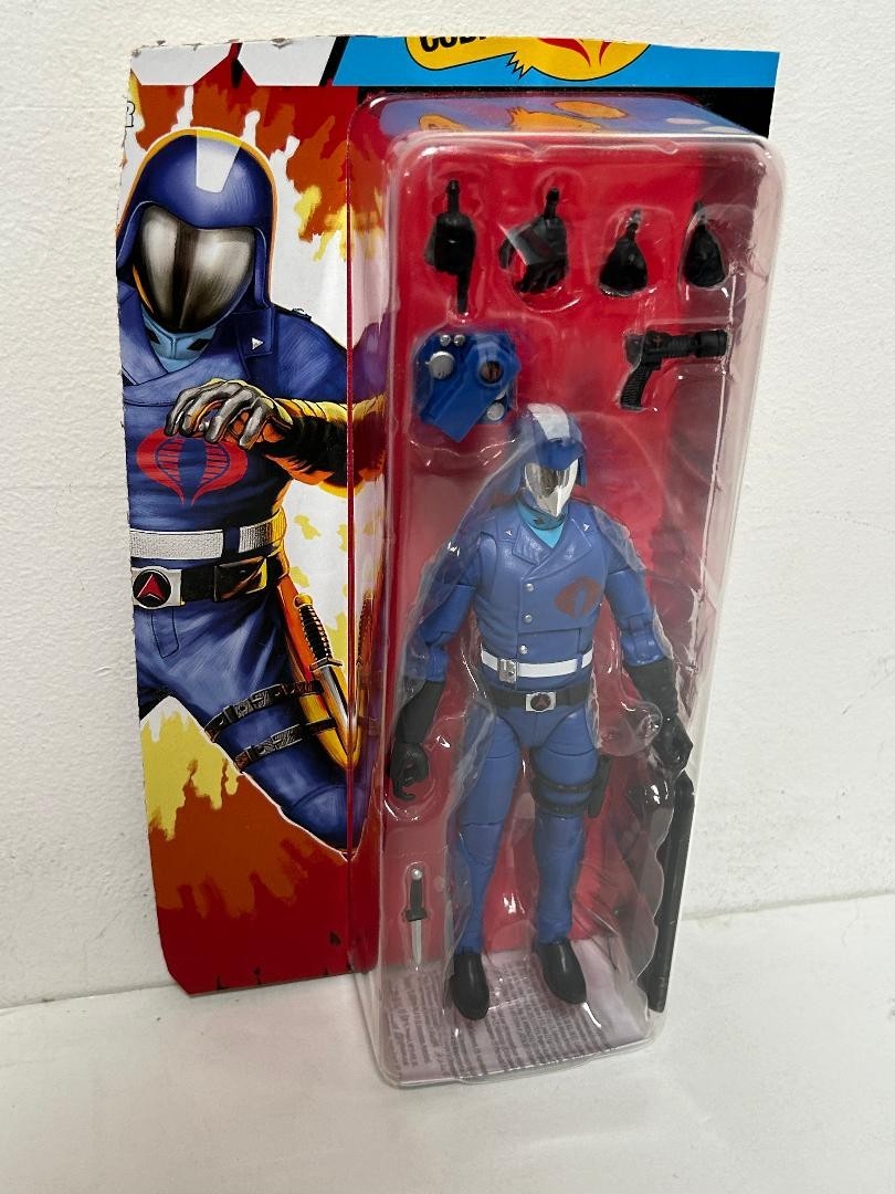Hasbro - G.I. Joe - Classified Series Retro Cardback - Cobra Commander Hasbro - G.I. Joe - Classified Series Retro Cardback - Cobra Commander