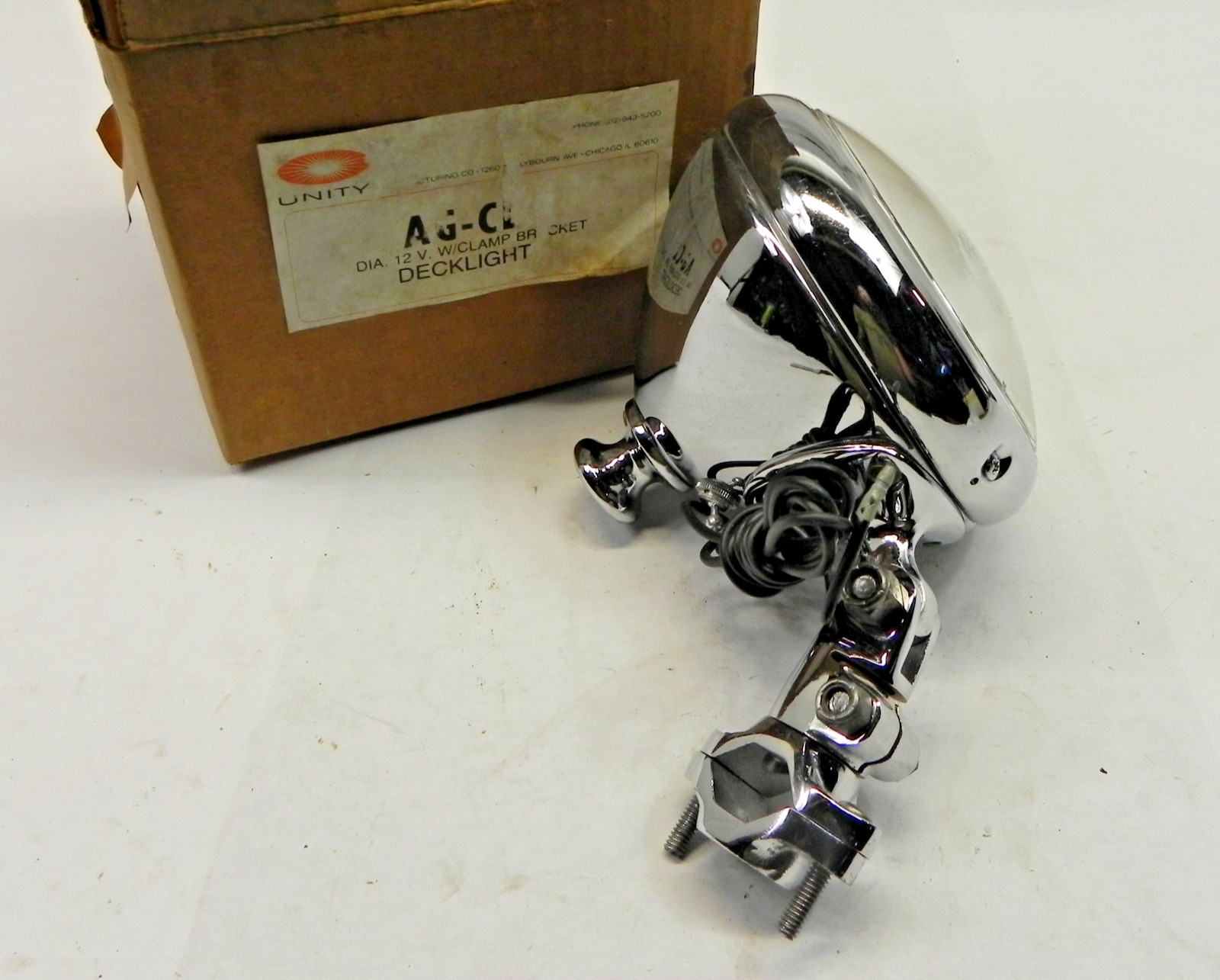 VINTAGE NOS UNITY MODEL S6 SPOTLIGHT WITH MOUNT 6-1/2
