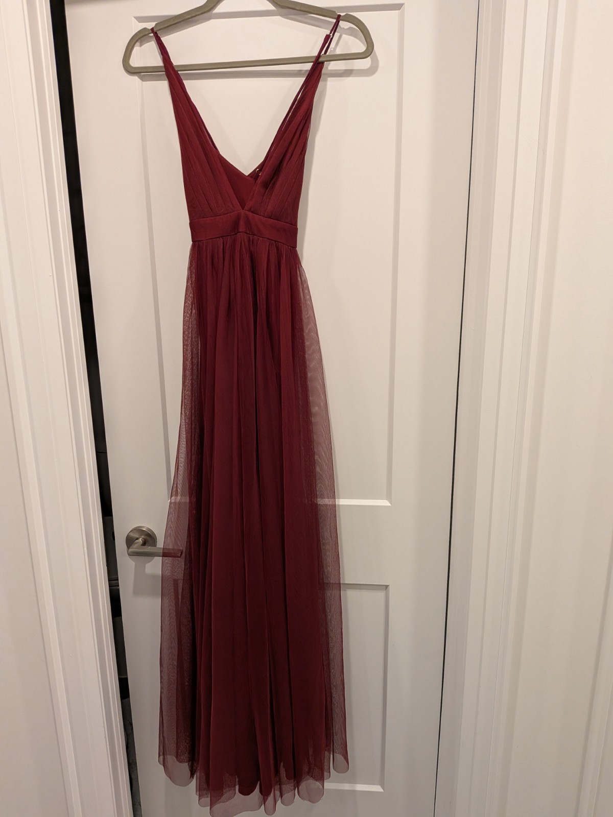 Luxxel Maroon Burgundy Maxi Dress Size L V Neck Spaghetti Strap Tulle Formal