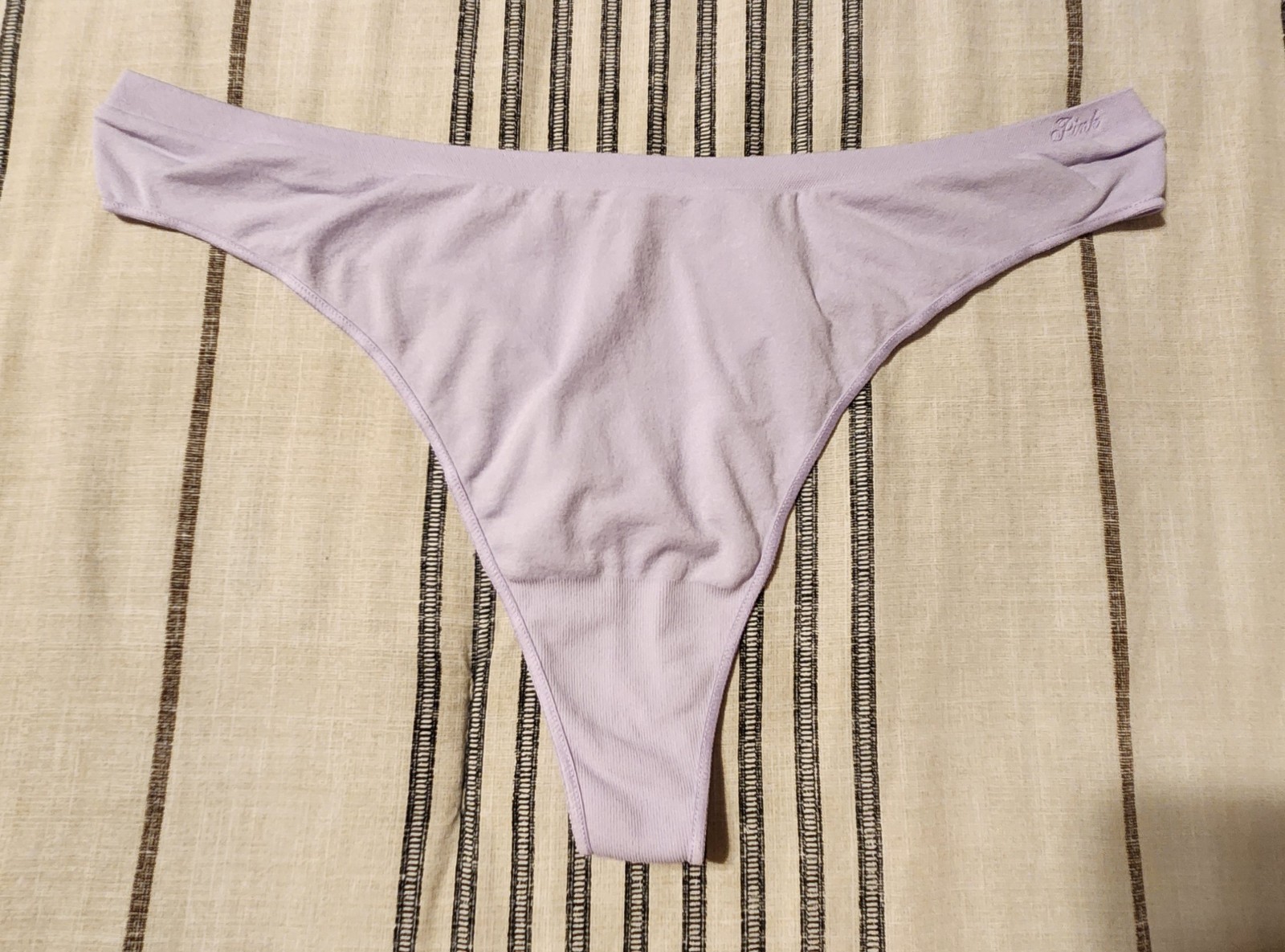 VICTORIA\'S SECRET PINK - THONG PANTIES LAVENDER PURPLE (Large)
