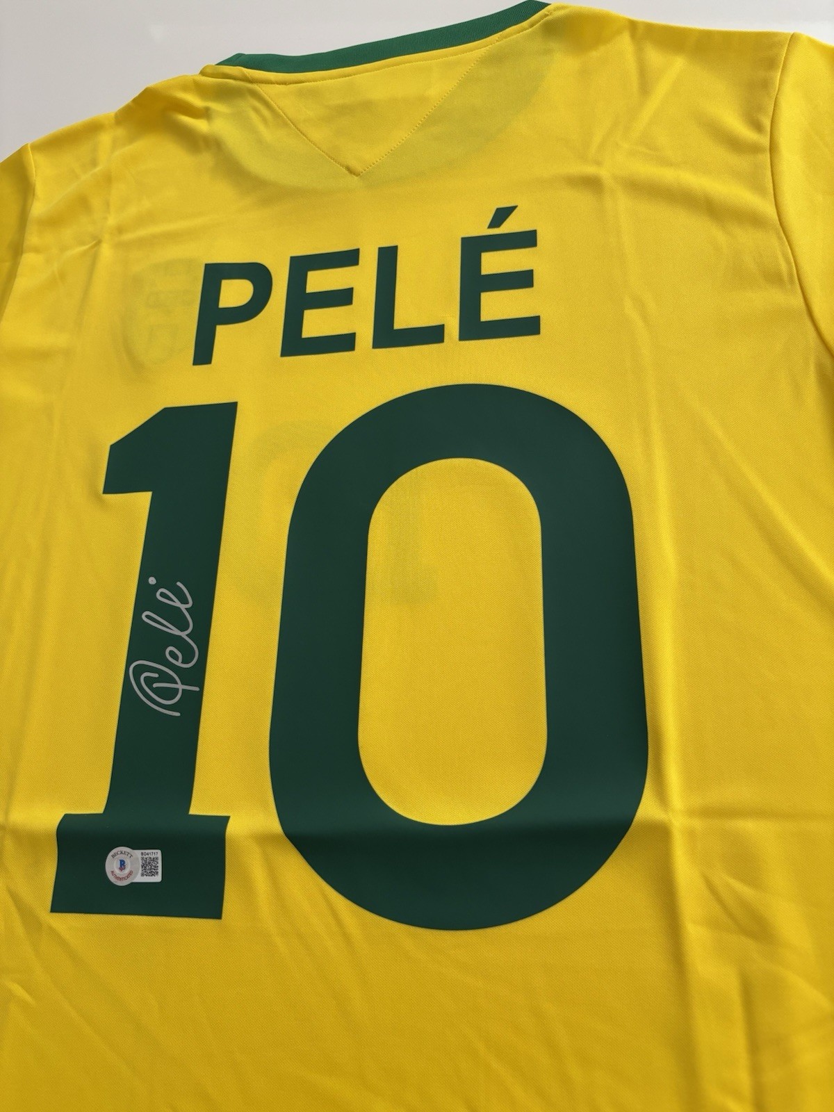 🔥⚽️ Pele, hand signed Brazil home jersey Beckett COA ⚽️🔥 🔥⚽️ Pele, hand signed Brazil home jersey Beckett COA ⚽️🔥