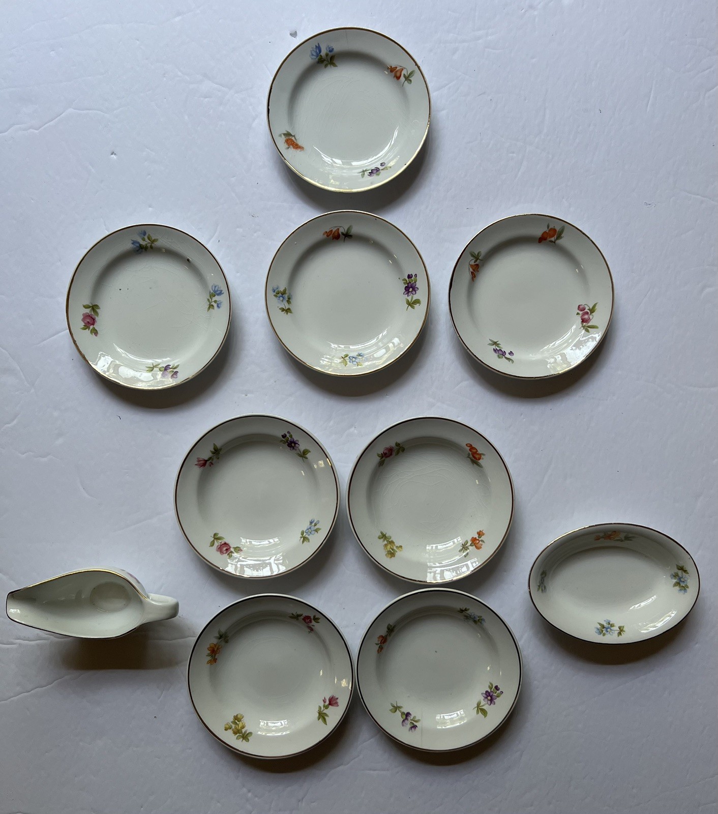 Arabia Finland Child Partial Tea Set 4 Plates 4 Bowls Gravy Serving Bowl Floral