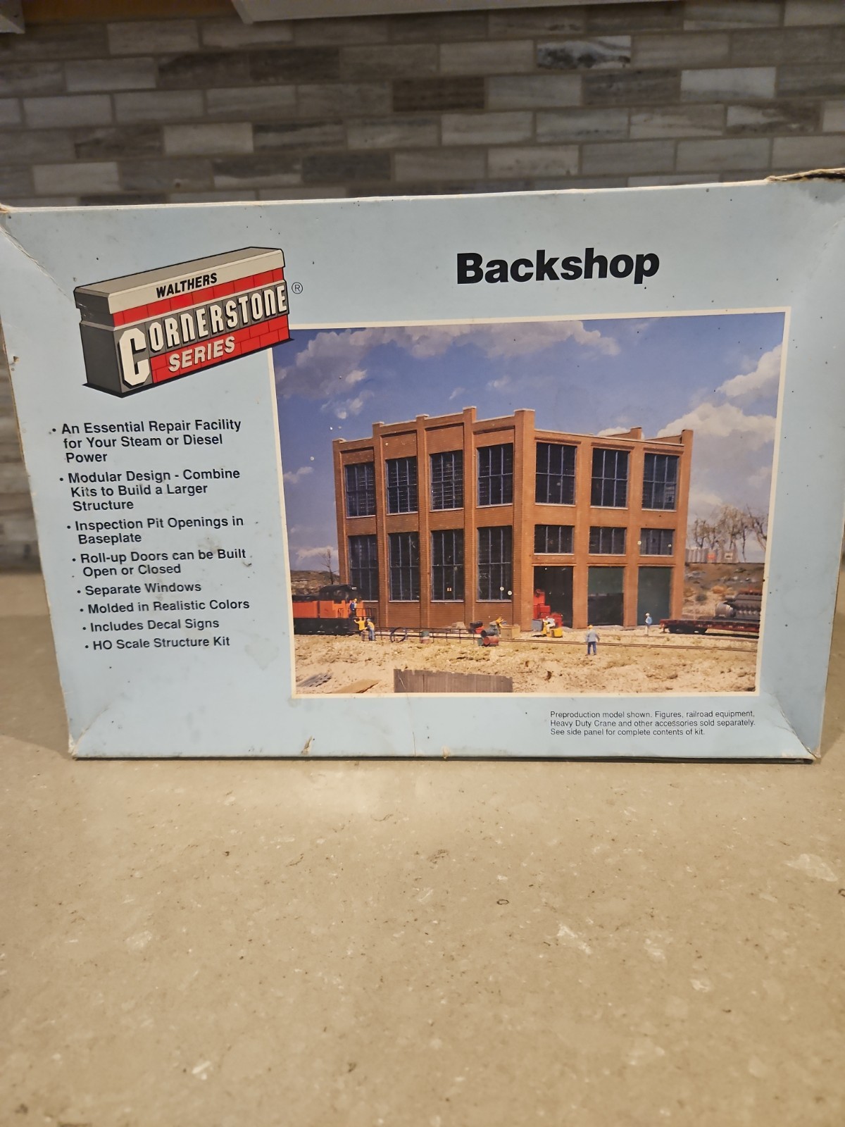 Walthers Cornerstone HO Scale Backshop Kit #933-3039 New In Open Box Walthers Cornerstone HO Scale Backshop Kit #933-3039 New In Open Box