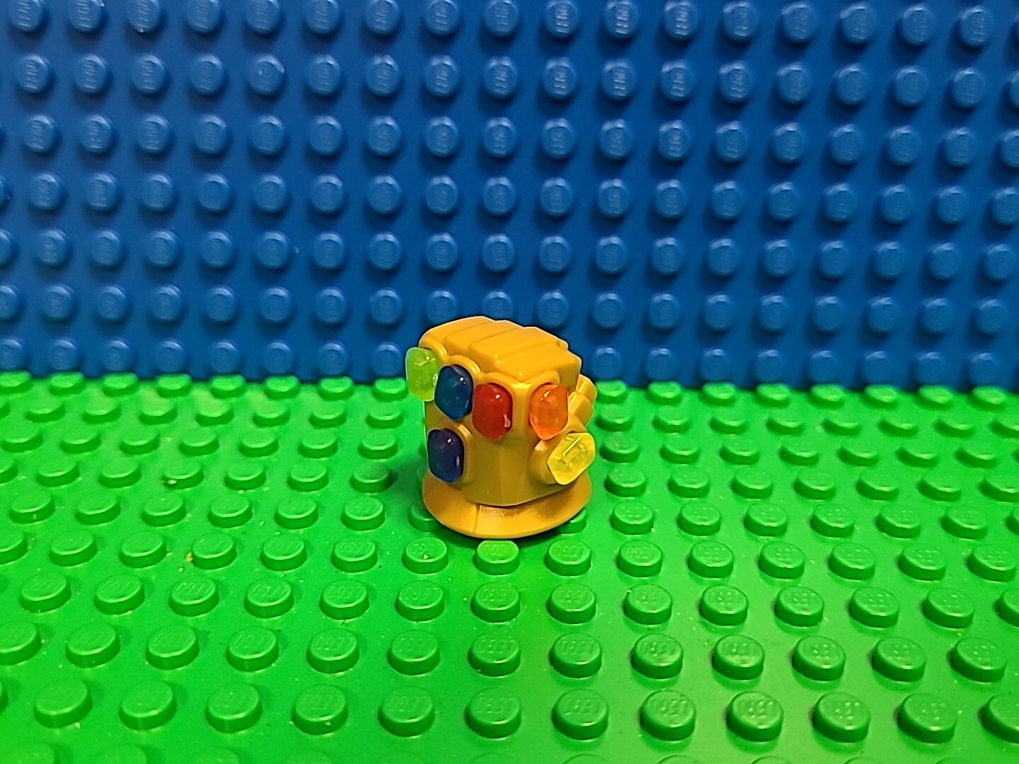 Lego Infinity Gauntlet All 6 Stones Thanos 76209 76107 76166 76131 CMF Lot Glove Lego Infinity Gauntlet All 6 Stones Thanos 76209 76107 76166 76131 CMF Lot Glove