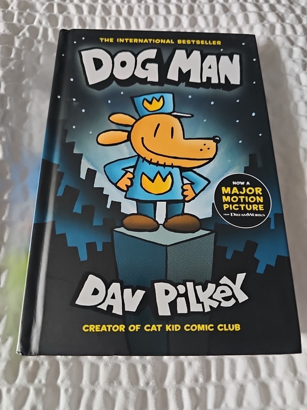 Dog Man: a Graphic Novel (Dog Man #1): from the Creator of Captain Underpants by
