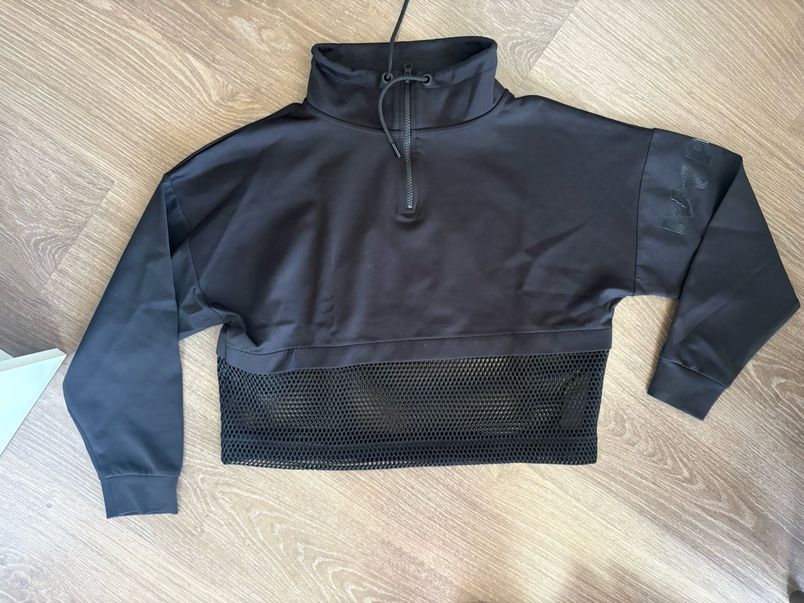 Beyoncé Ivy Park cropped black sweatshirt shirt women’s medium