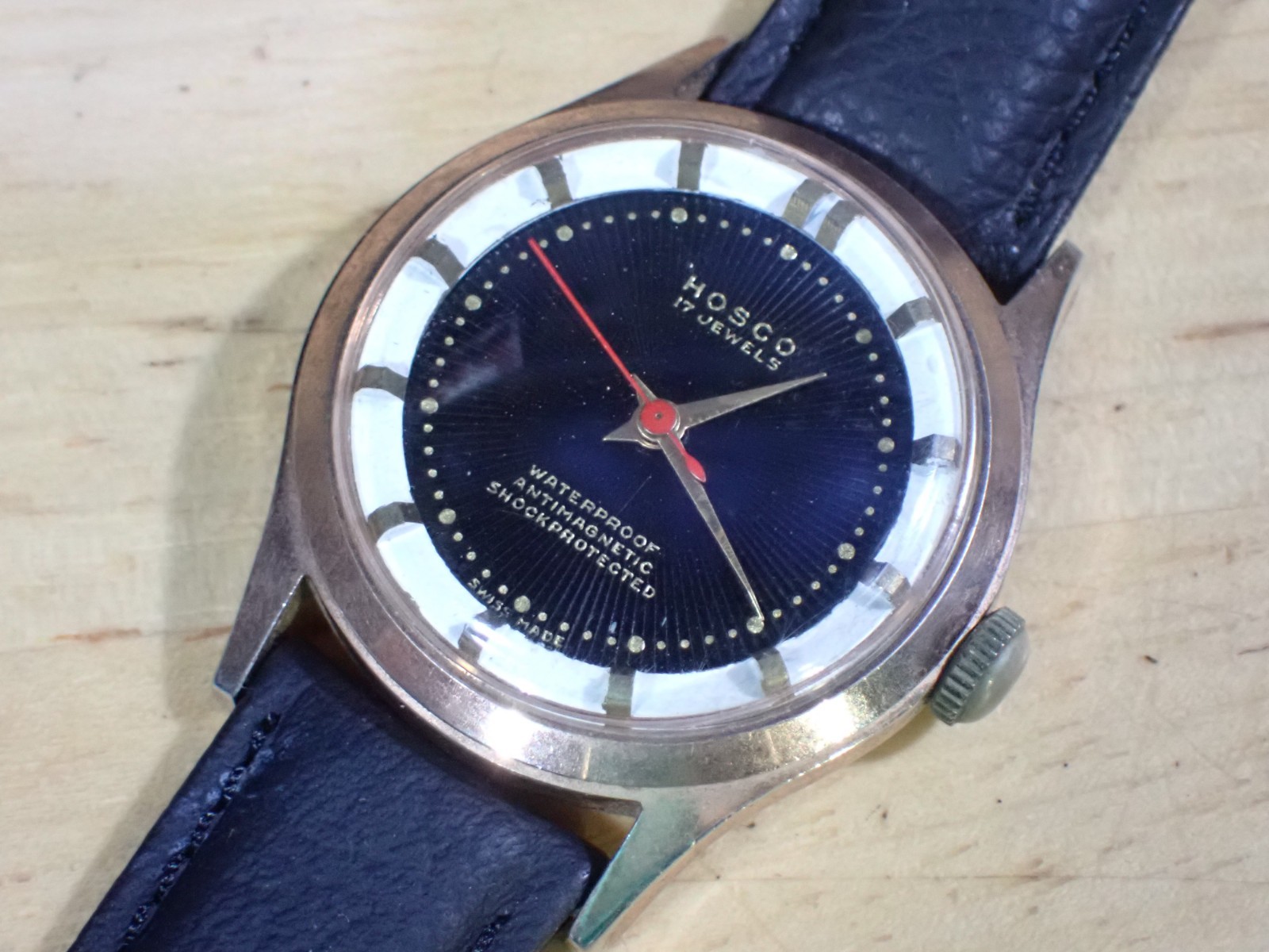 Hosco 17 Jewel Men\'s Manual Wind Wristwatch Runs Slow Bullseye Sunburst Dial