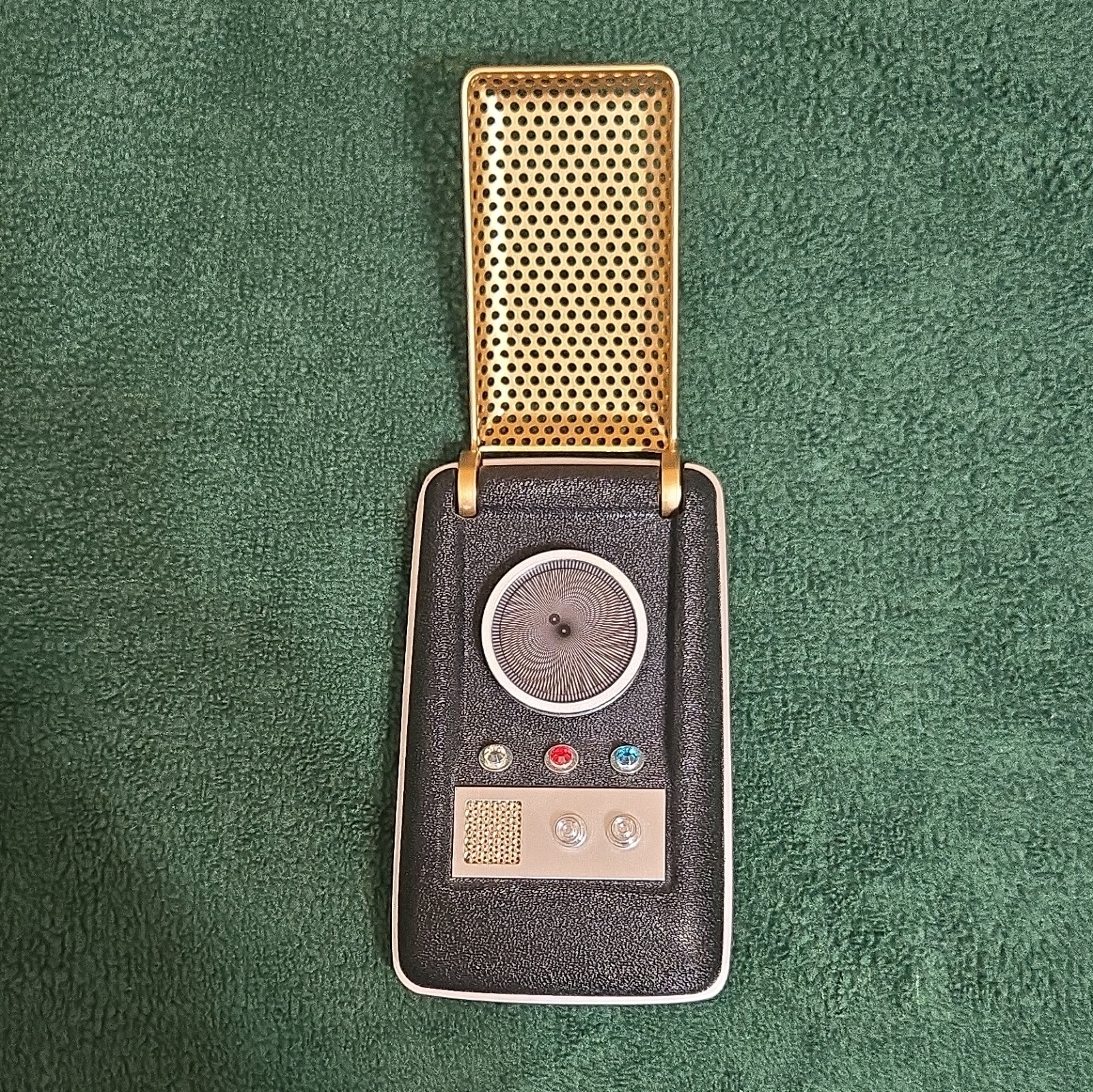 The Wand Company Star Trek TOS Bluetooth Communicator NCC-1701 Replica Case/Box