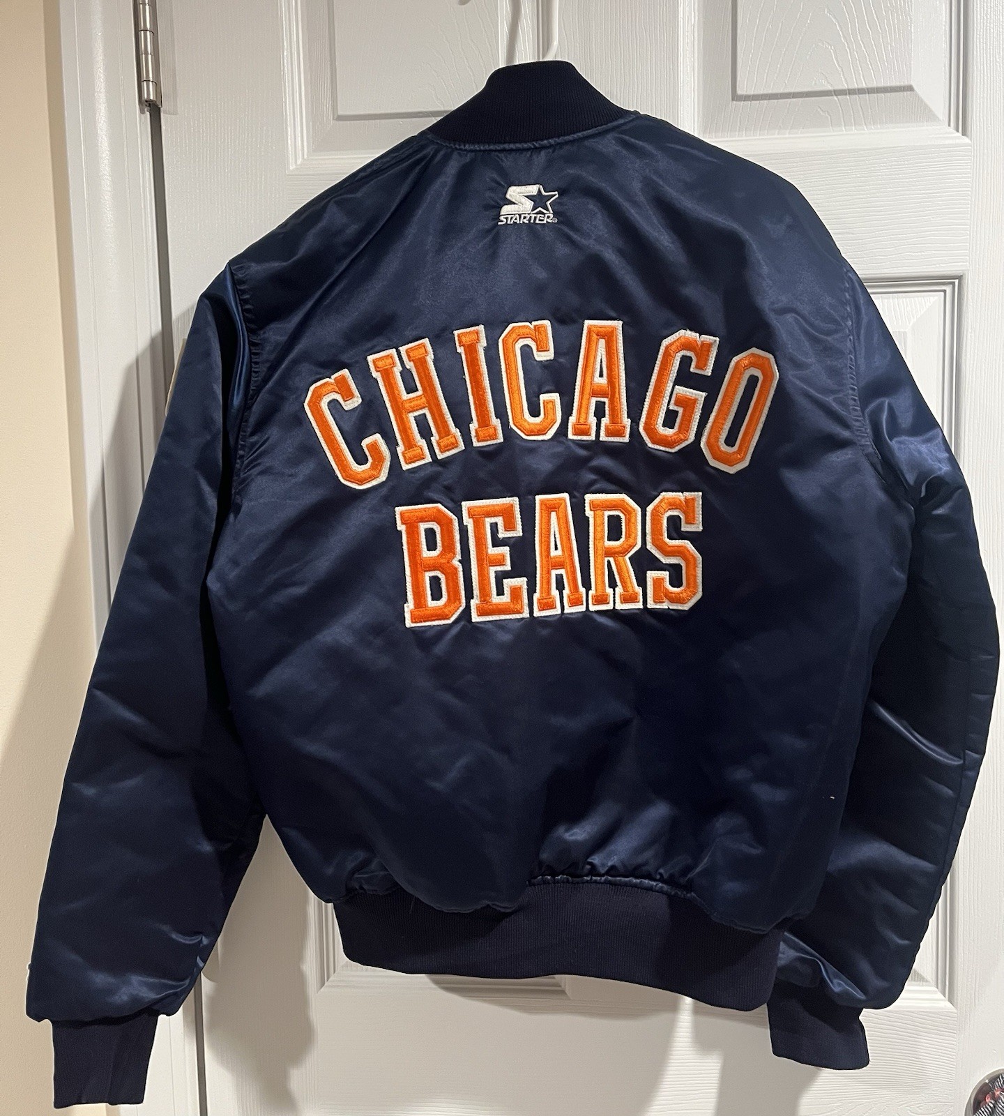 Vintage 80\'s STARTER Chicago Bears NFL Pro Line Satin Spellout Jacket Men\'s MED