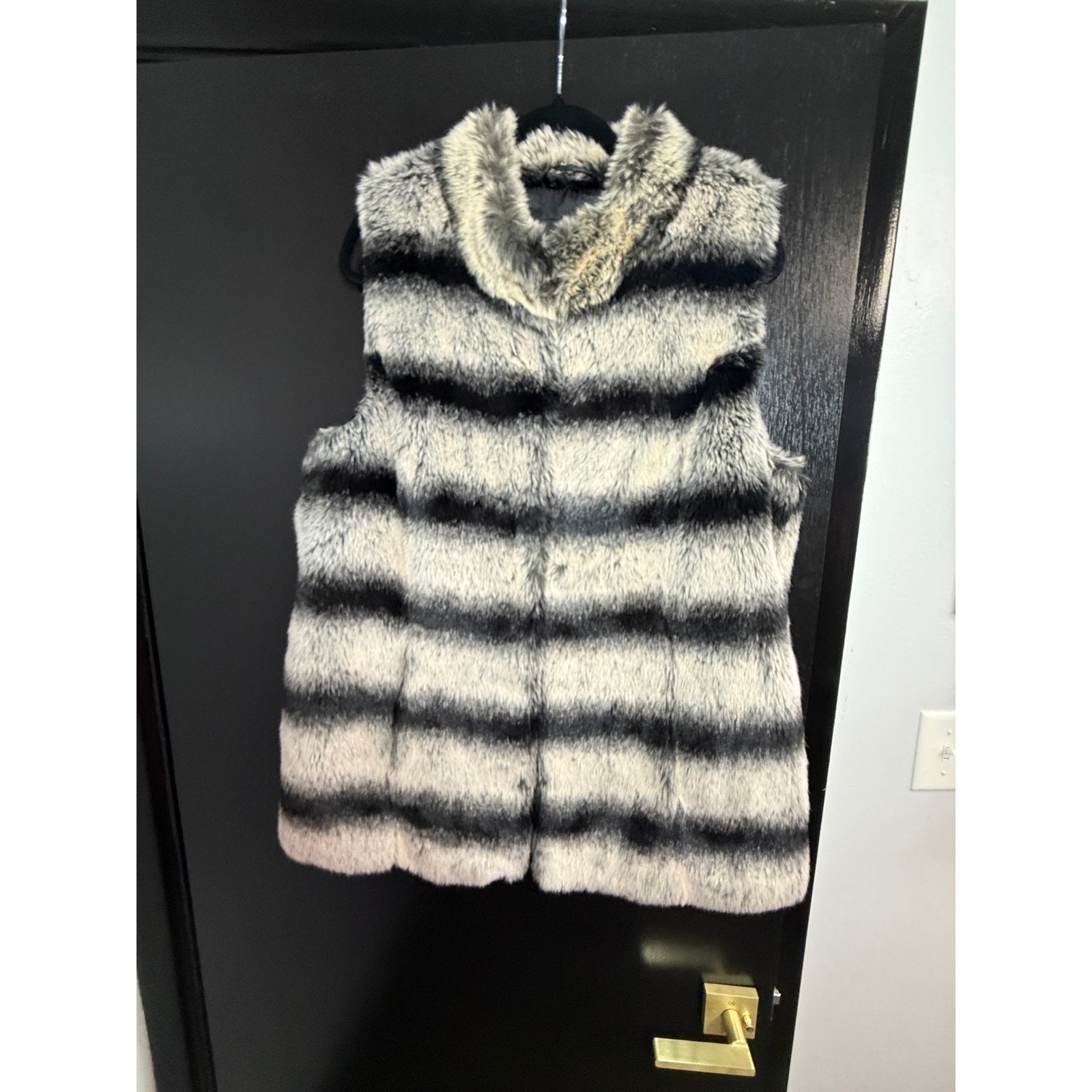 Rachel Zoe Faux Fur Vest Women’s L Black Gray Striped Chinchilla Style Glam