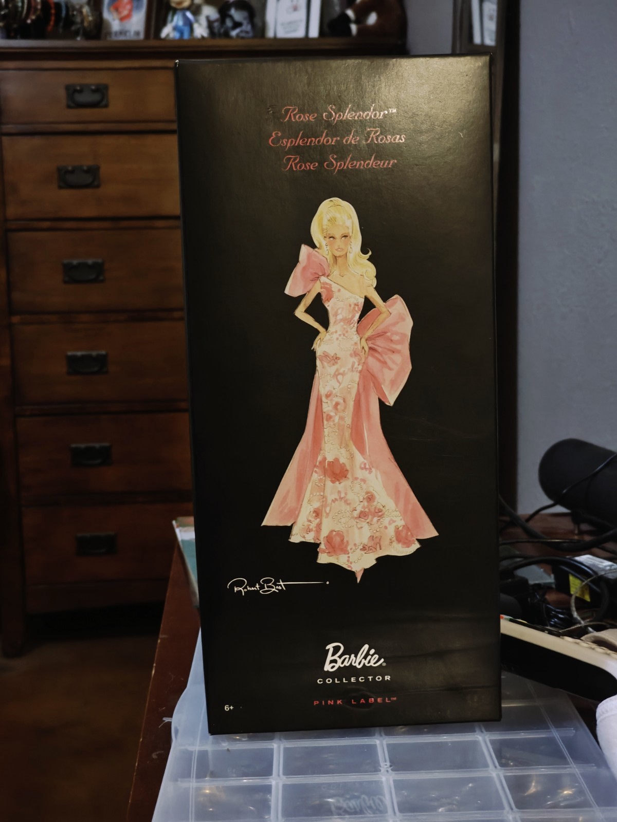 Collectors Rose Splendor Barbie Doll Avon Exclusive Pink Label 2010 Mattel T4349 Collectors Rose Splendor Barbie Doll Avon Exclusive Pink Label 2010 Mattel T4349