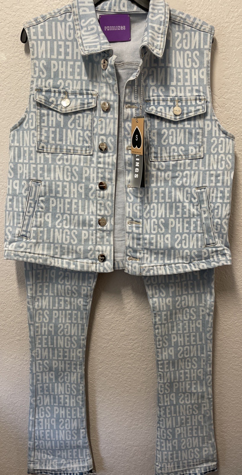 Pheelings “On My Mind” Men’s Cargo Vest & Flared Stack Denim Jeans Size 30 Pheelings “On My Mind” Men’s Cargo Vest & Flared Stack Denim Jeans Size 30