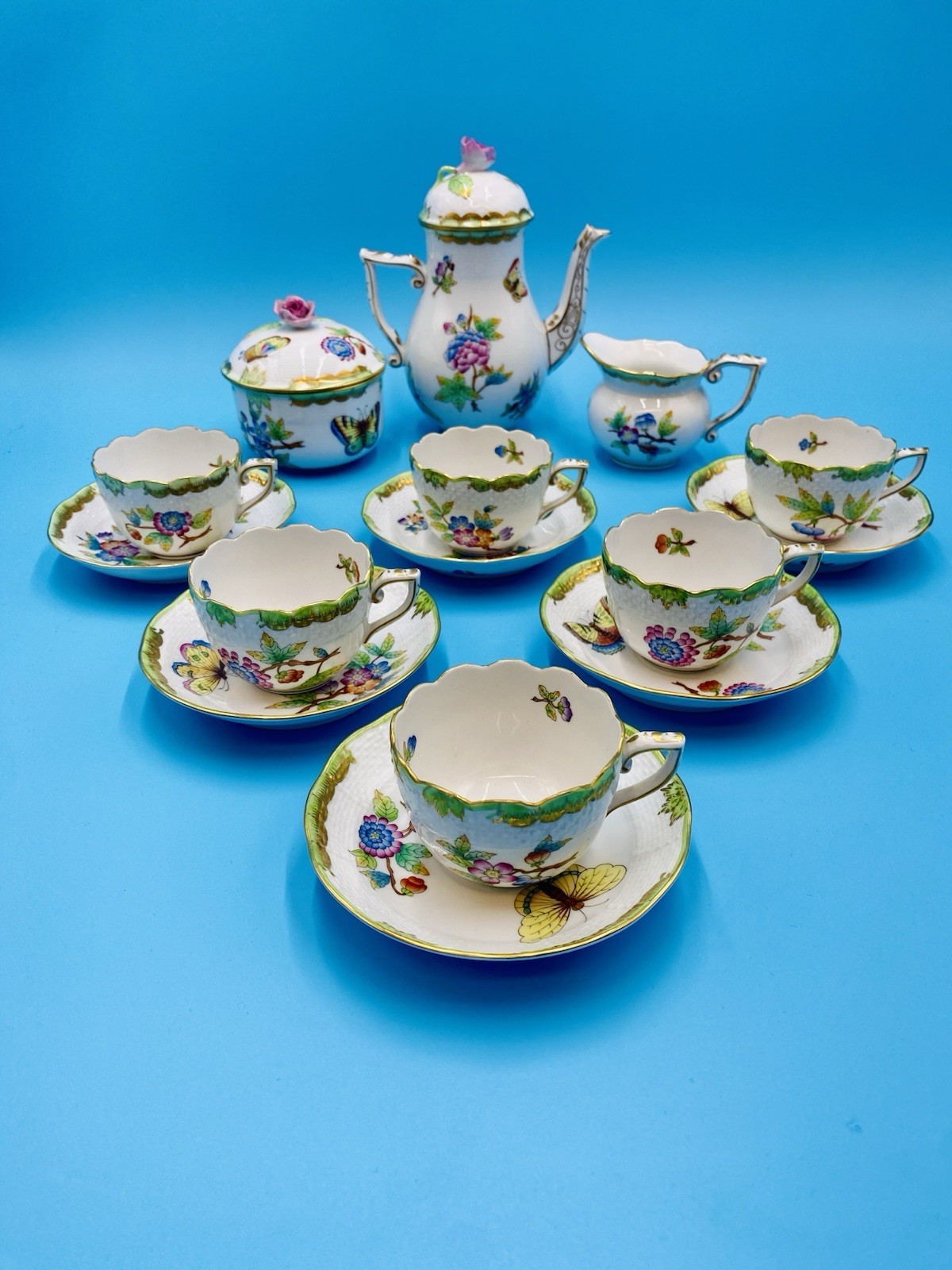 HEREND PORCELAIN HANDPAINTED QUEEN VICTORIA MOCHA SET FOR 6 PERSONS (17pcs.)