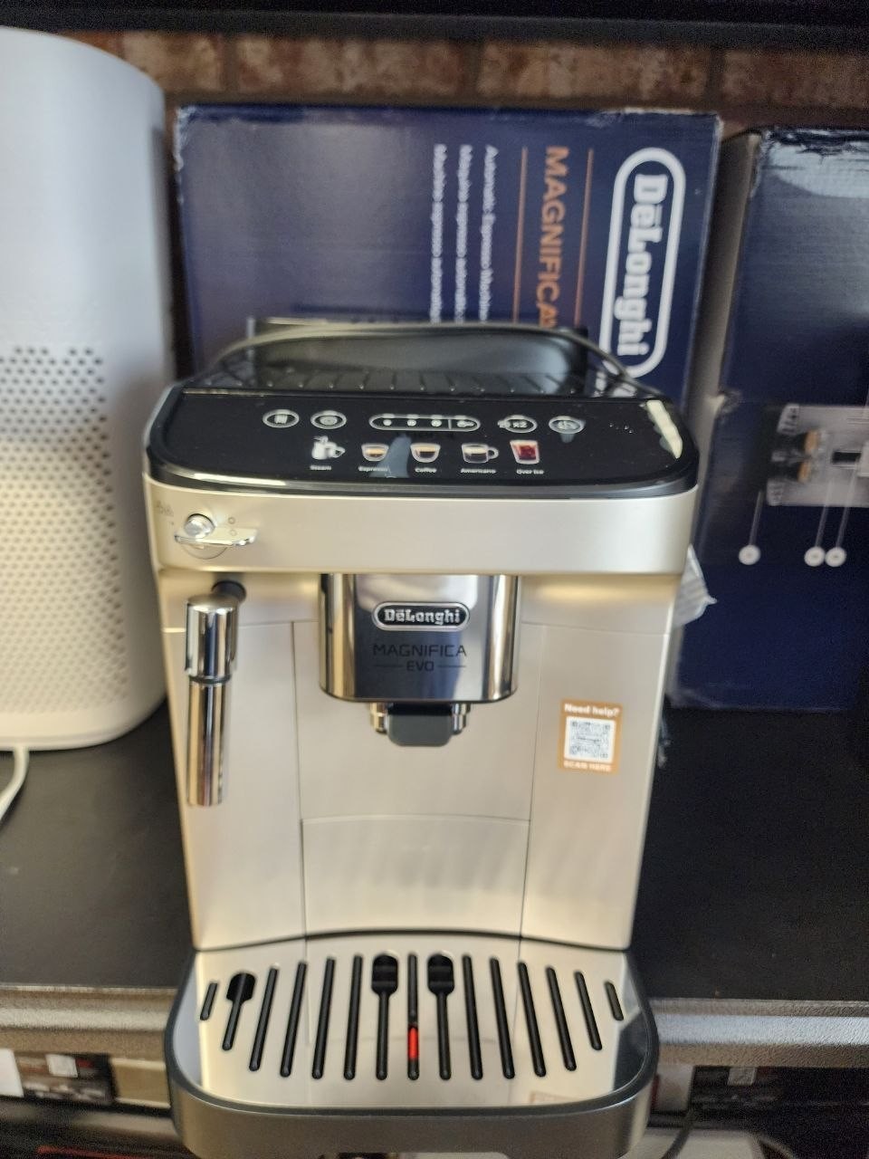 DE'LONGHI DELONGHI MAGNIFICA EVO AUTOMATIC ESPRESSO & COFFEE MACHINE- SILVER
