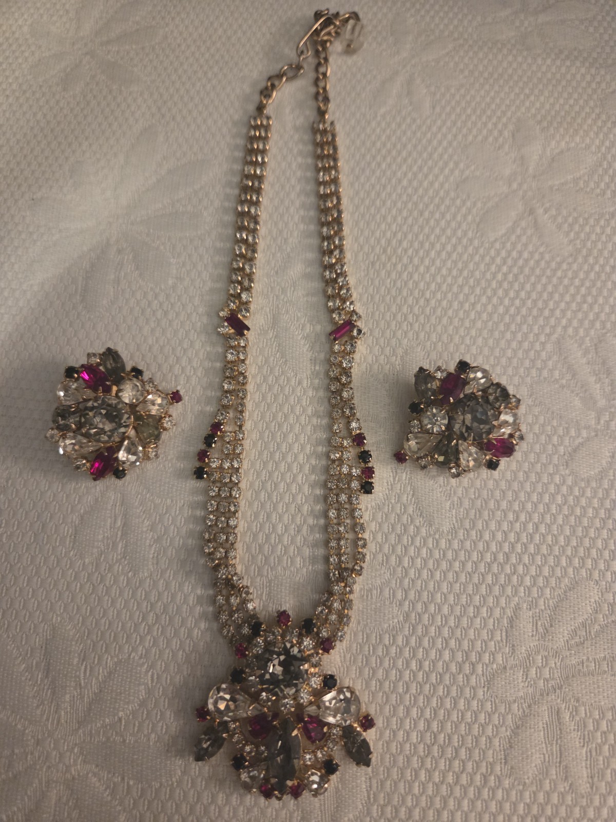 RARE Vintage Signed 'Hobe' 1957' Rhinestones/Cabochen Necklace & Clip Earrings