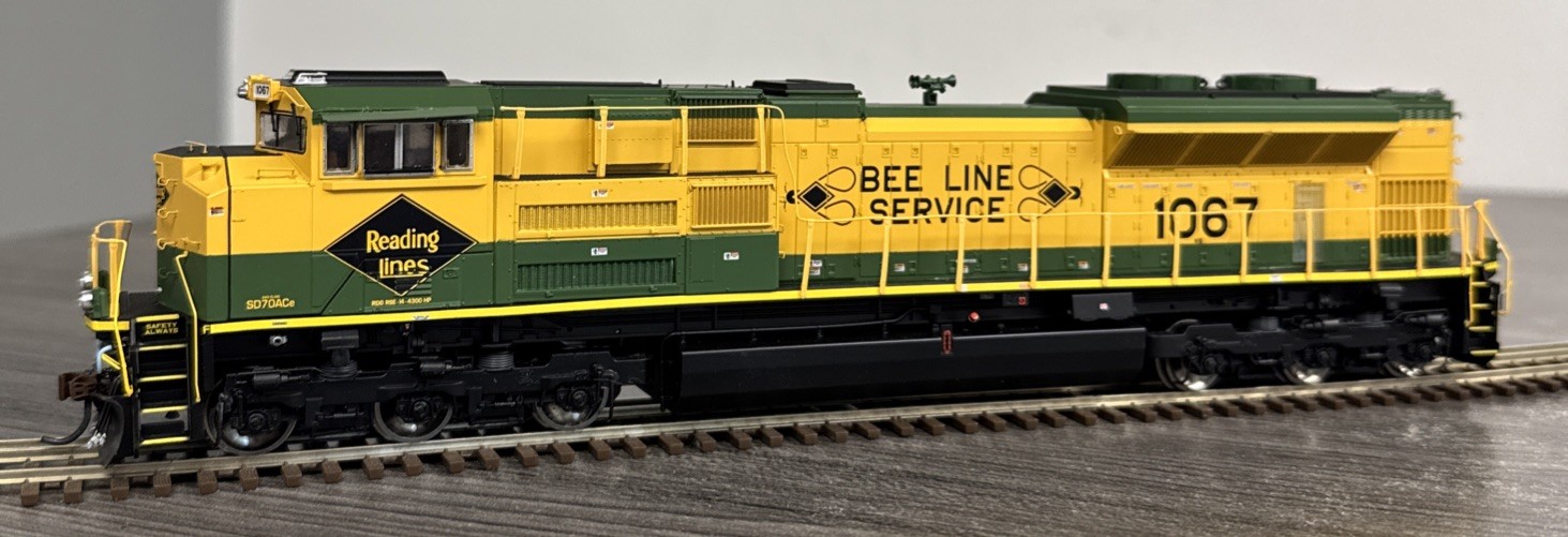 Athearn Genesis HO #G68803 Norfolk Southern Reading Heritage SD70ACe #1067 USED